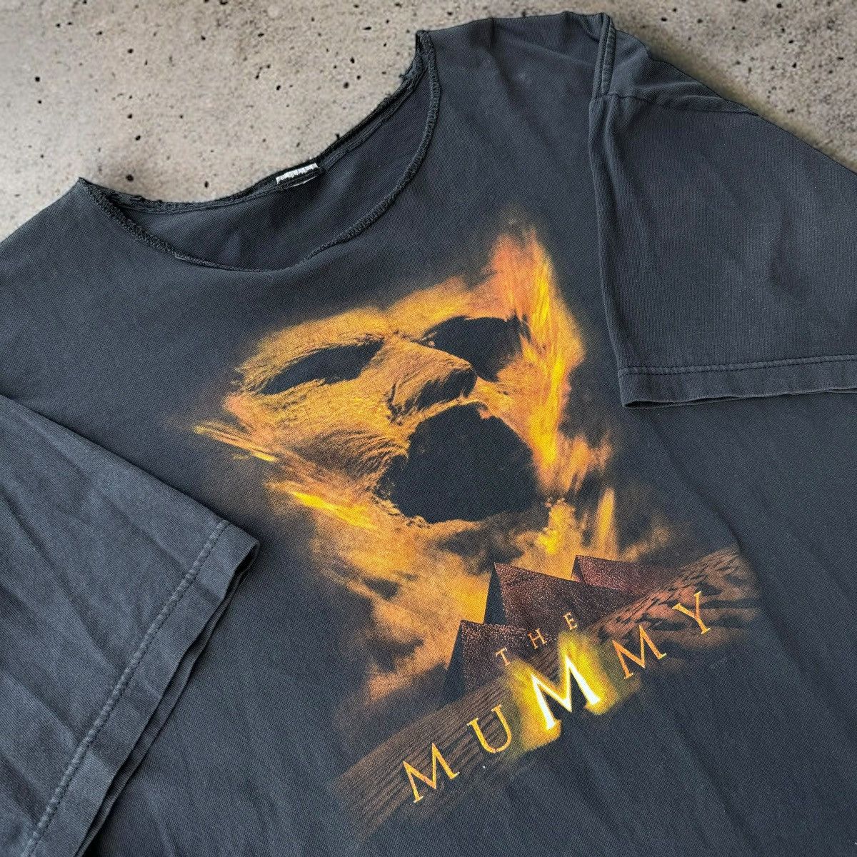 Vintage 1999 The Mummy Movie Promo Tee Shirt Scary Horror Halloween Size US XL / EU 56 / 4 - 4 Thumbnail