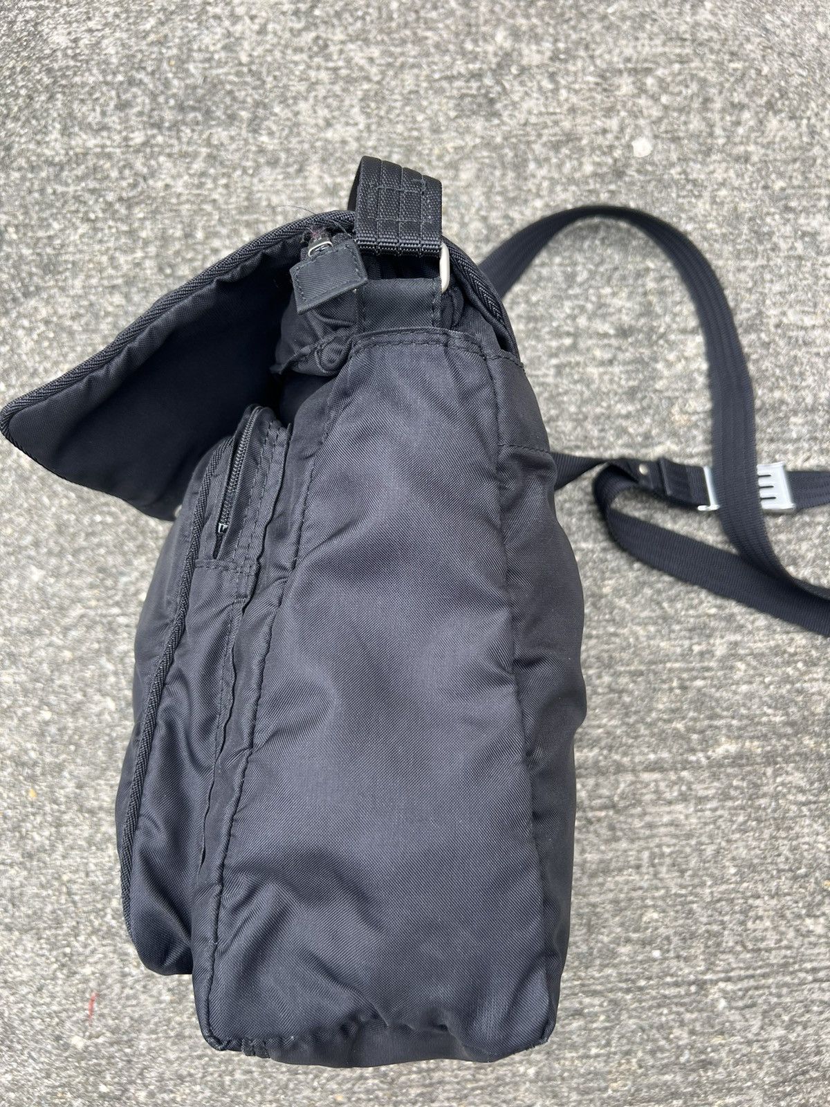 Yohji Yamamoto Vintage Yohji Yamamoto Y’saccs Black Sling Bag Size ONE SIZE - 14 Thumbnail