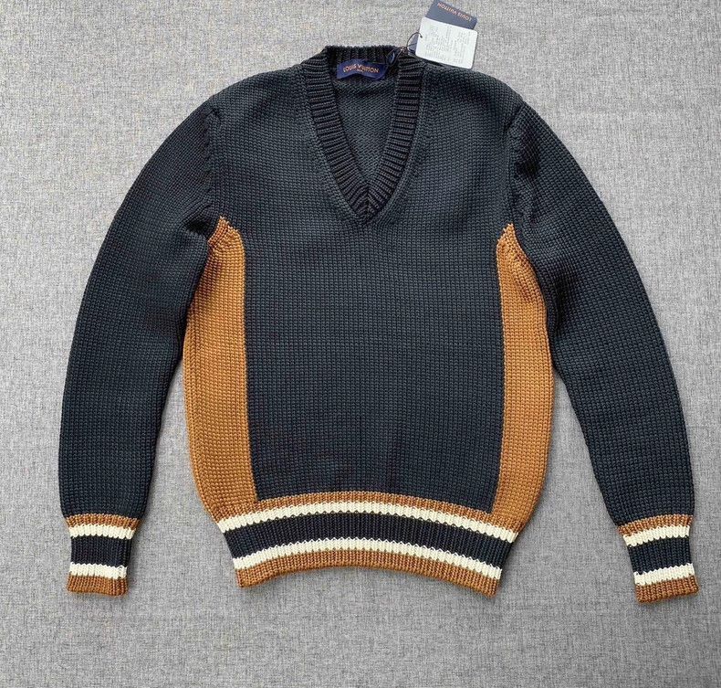 Louis Vuitton Louis Vuitton Logo Sweater Size S-2506 Size US S / EU 44-46 / 1 - 2 Thumbnail