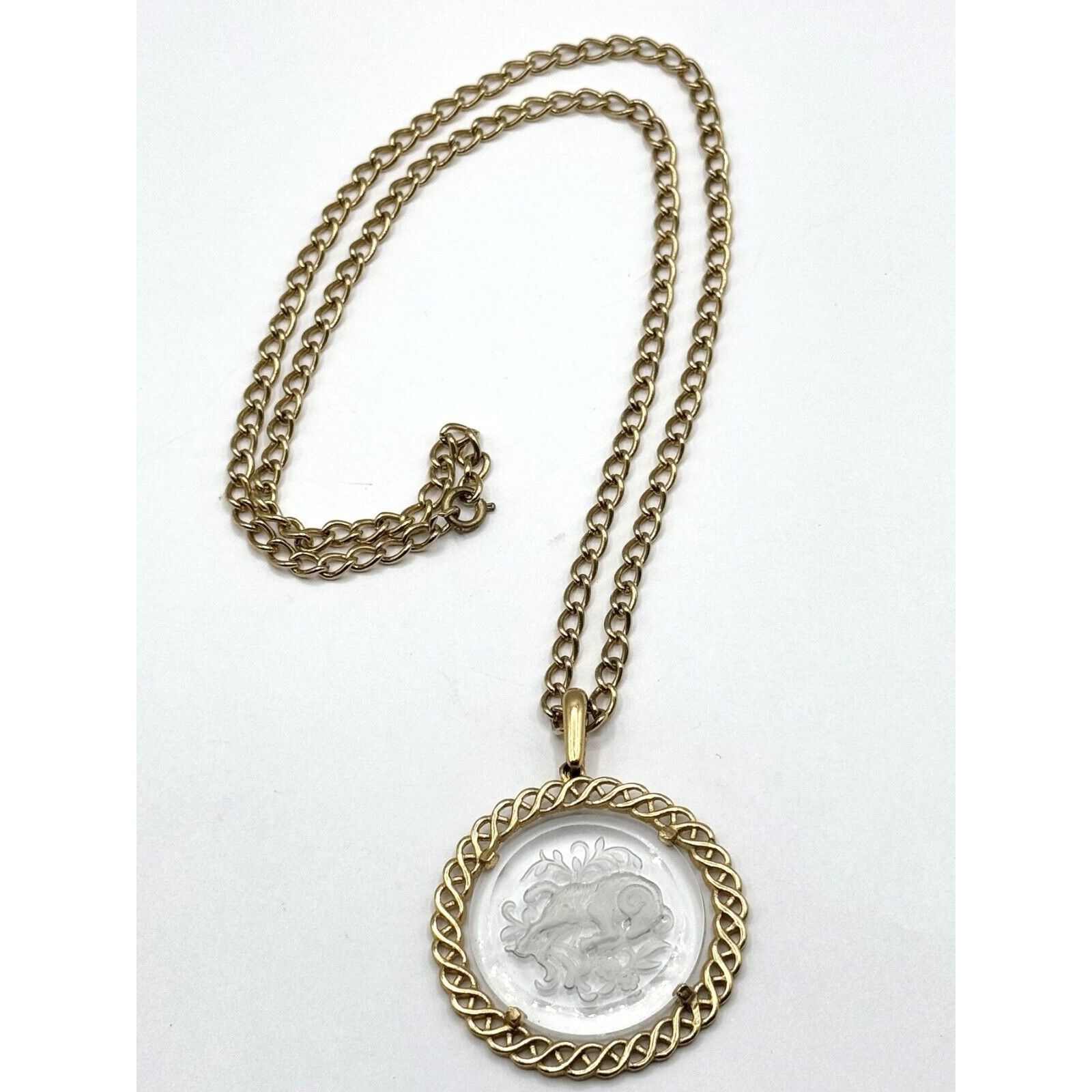 Vintage Vintage Crown Trifari Zodiac Horoscope Intaglio Glass Pendan Size ONE SIZE - 1 Thumbnail