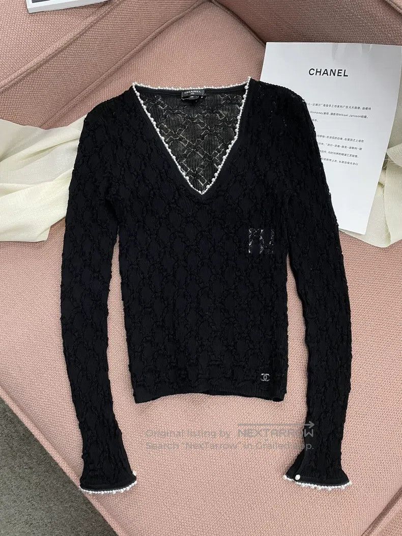 Chanel Chanel Black pearl V-neck sweater top long sleeves Size XS / US 0-2 / IT 36-38 - 1 Thumbnail