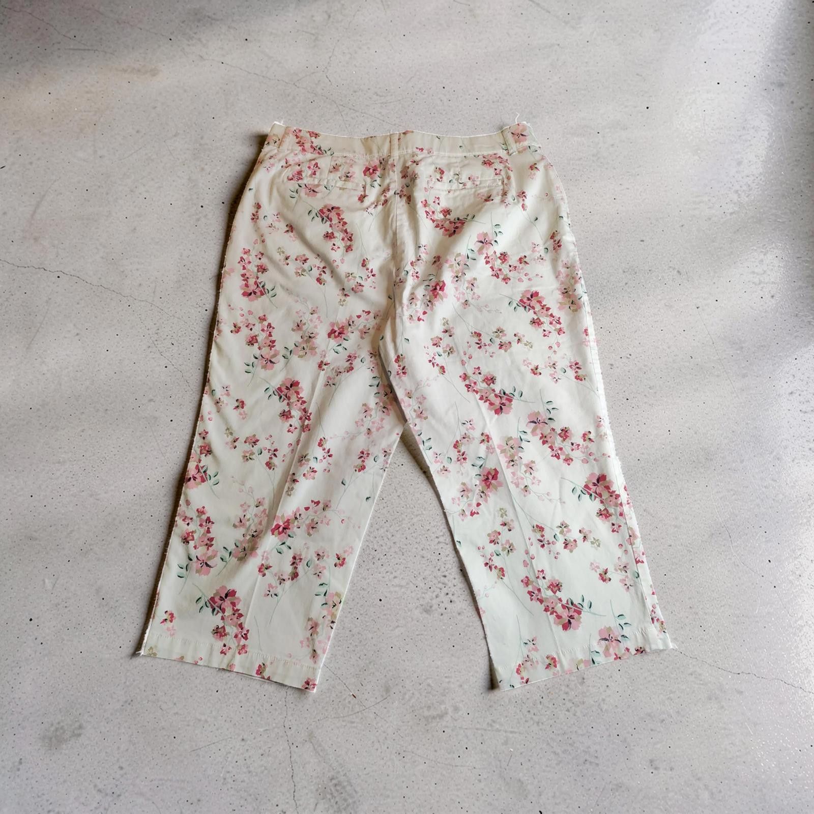 Croft & Barrow Croft & Barrow White Floral Patterned Capri Jeans Size 14 Size 34" / US 12 / IT 48 - 4 Thumbnail