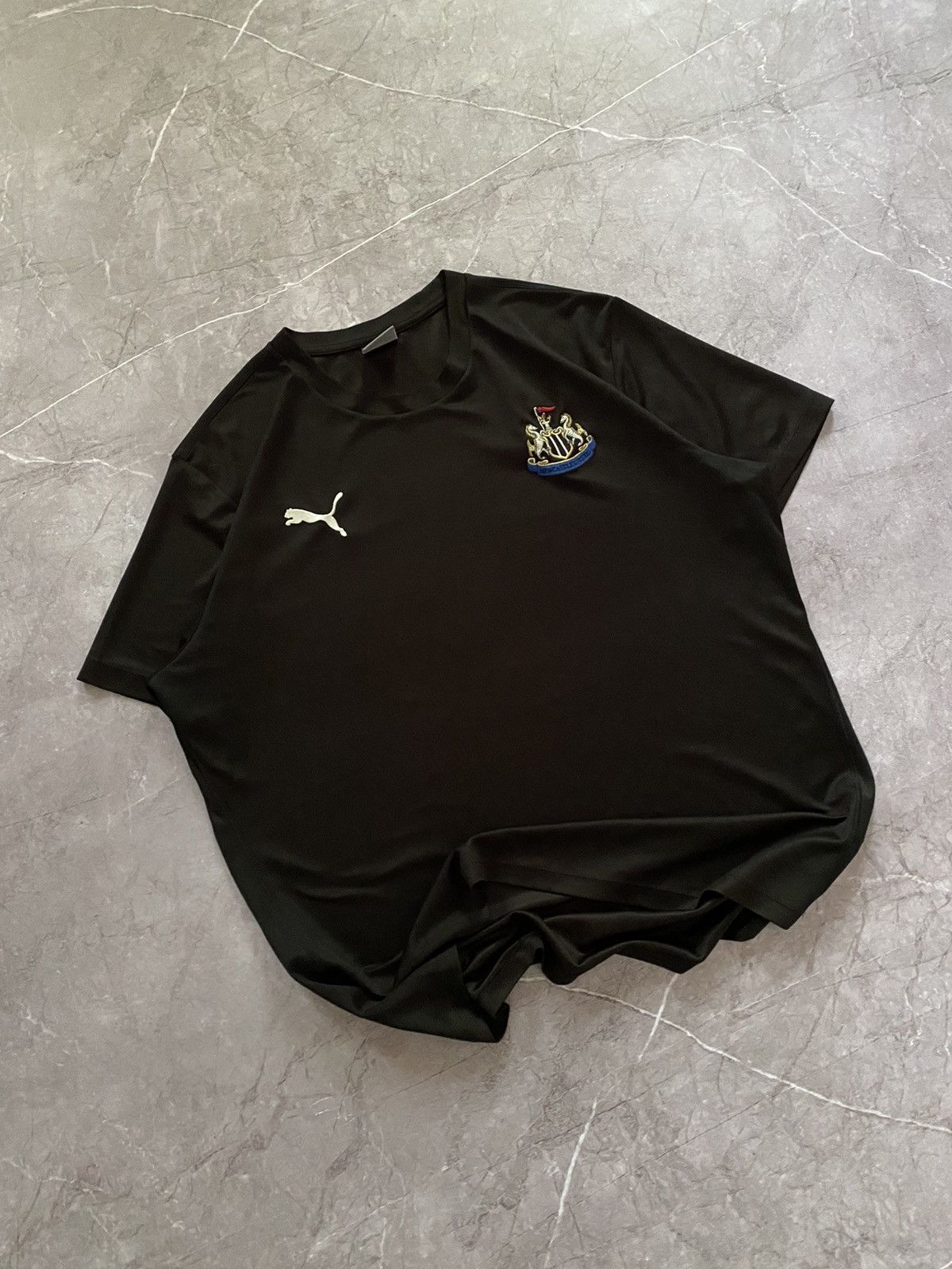 Puma × Vintage Classic Puma NewCastle United Black Soccer Football Jersey Size US L / EU 52-54 / 3 - 1 Thumbnail