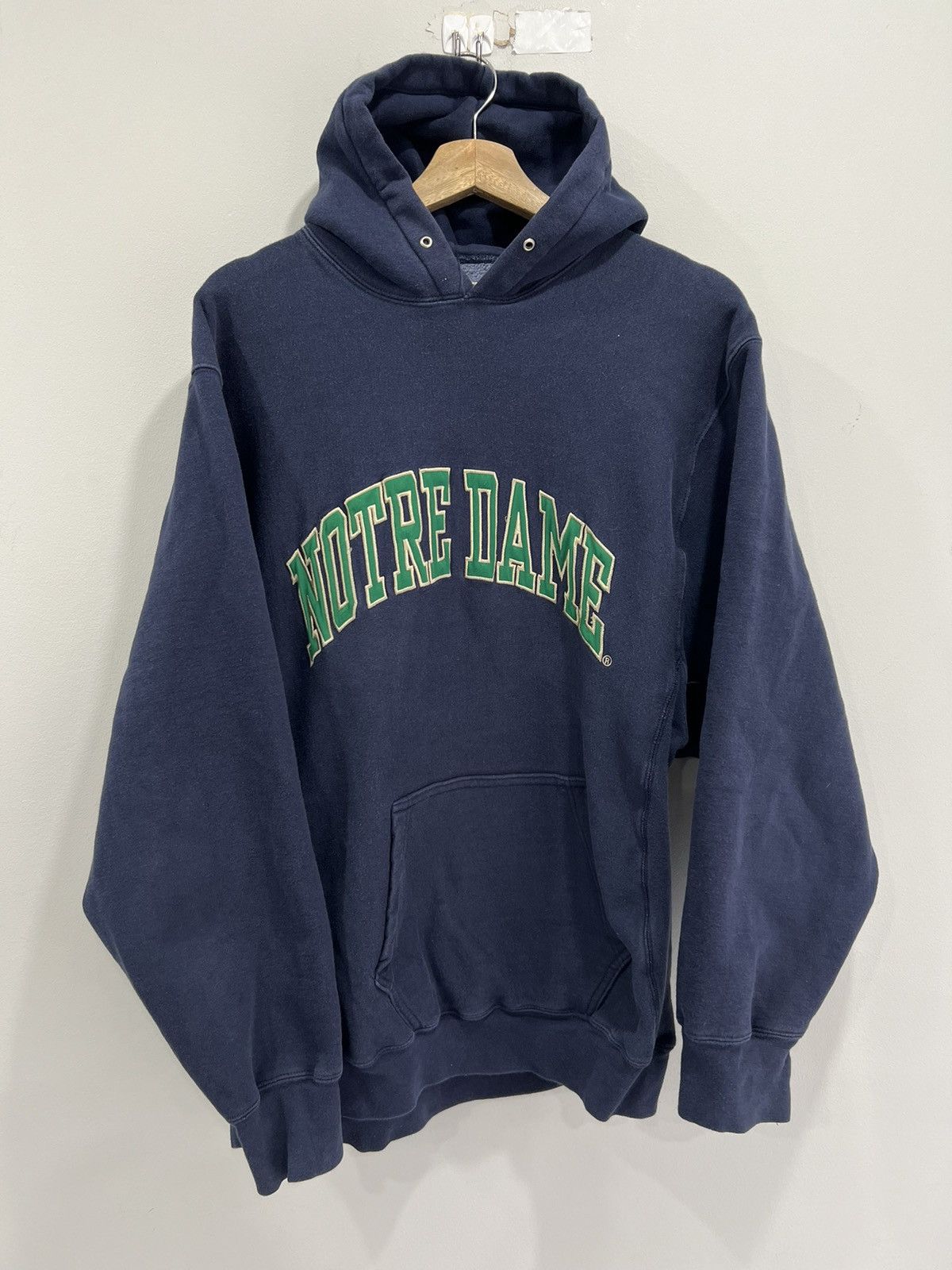 Vintage Vintage Notre Dame Spellout Hoodie Sweater Size US XL / EU 56 / 4 - 1 Thumbnail