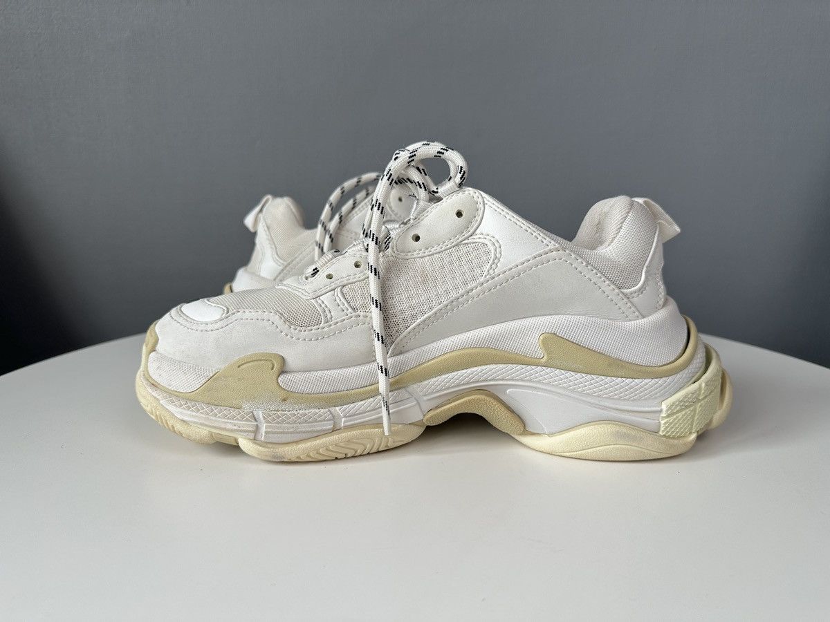 Balenciaga BALENCIAGA Triple S Women’s Sneakers White EU 40 Unisex Size US 10 / IT 40 - 8 Thumbnail