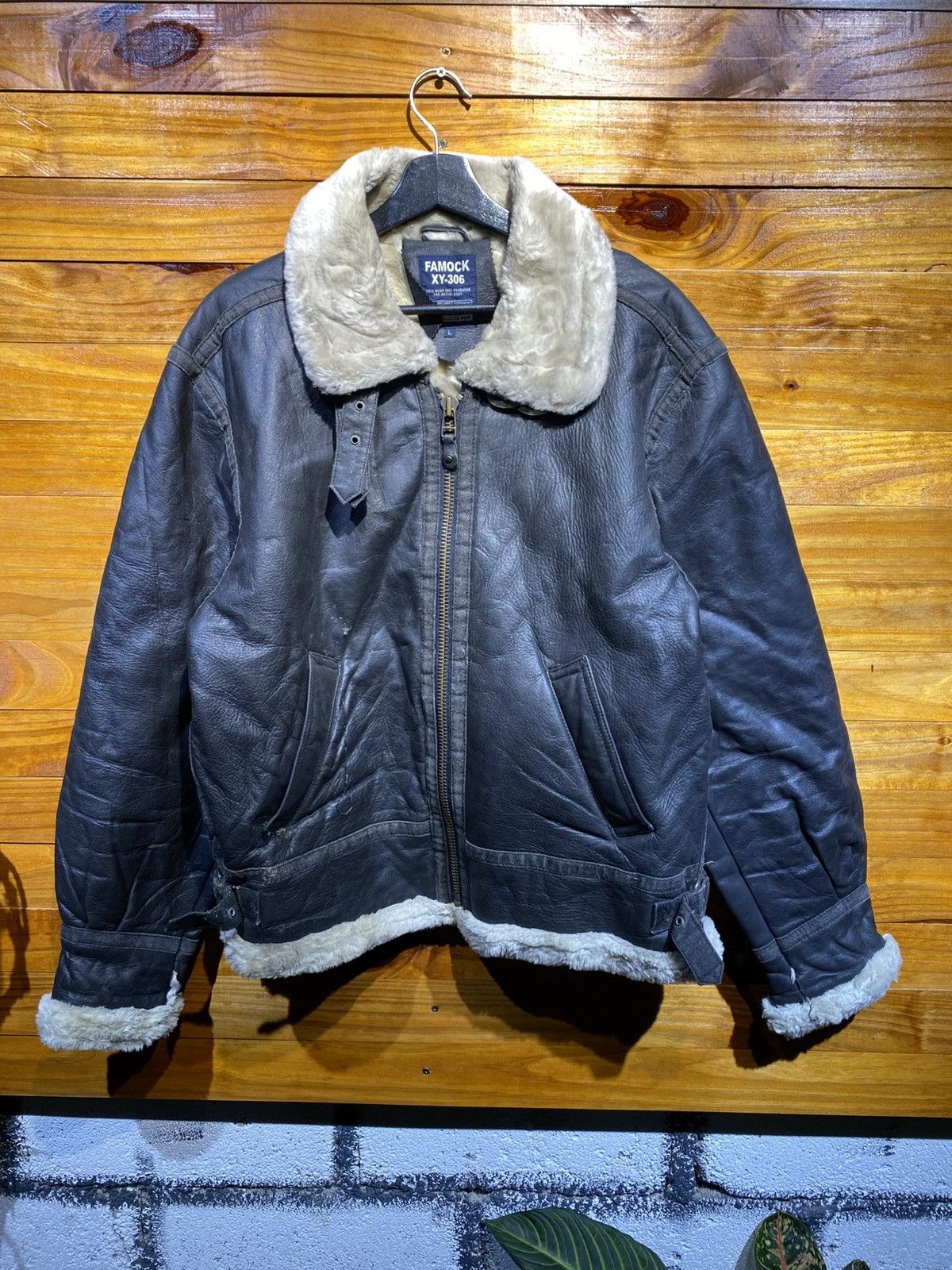 Vintage Vintage Famock XY-306 Black Shearling Aviator Jacket Size US L / EU 52-54 / 3 - 1 Thumbnail