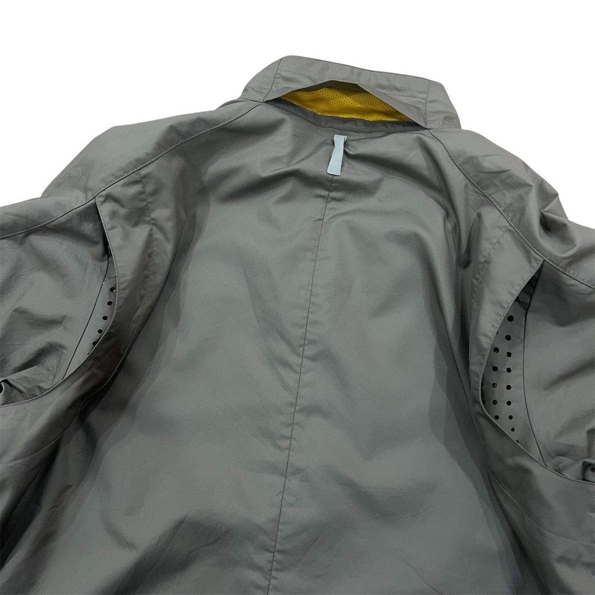 Nike Early 2000 Nike+ Fit Multi Pocket Ventilated Techical Jacket Size US M / EU 48-50 / 2 - 11 Thumbnail