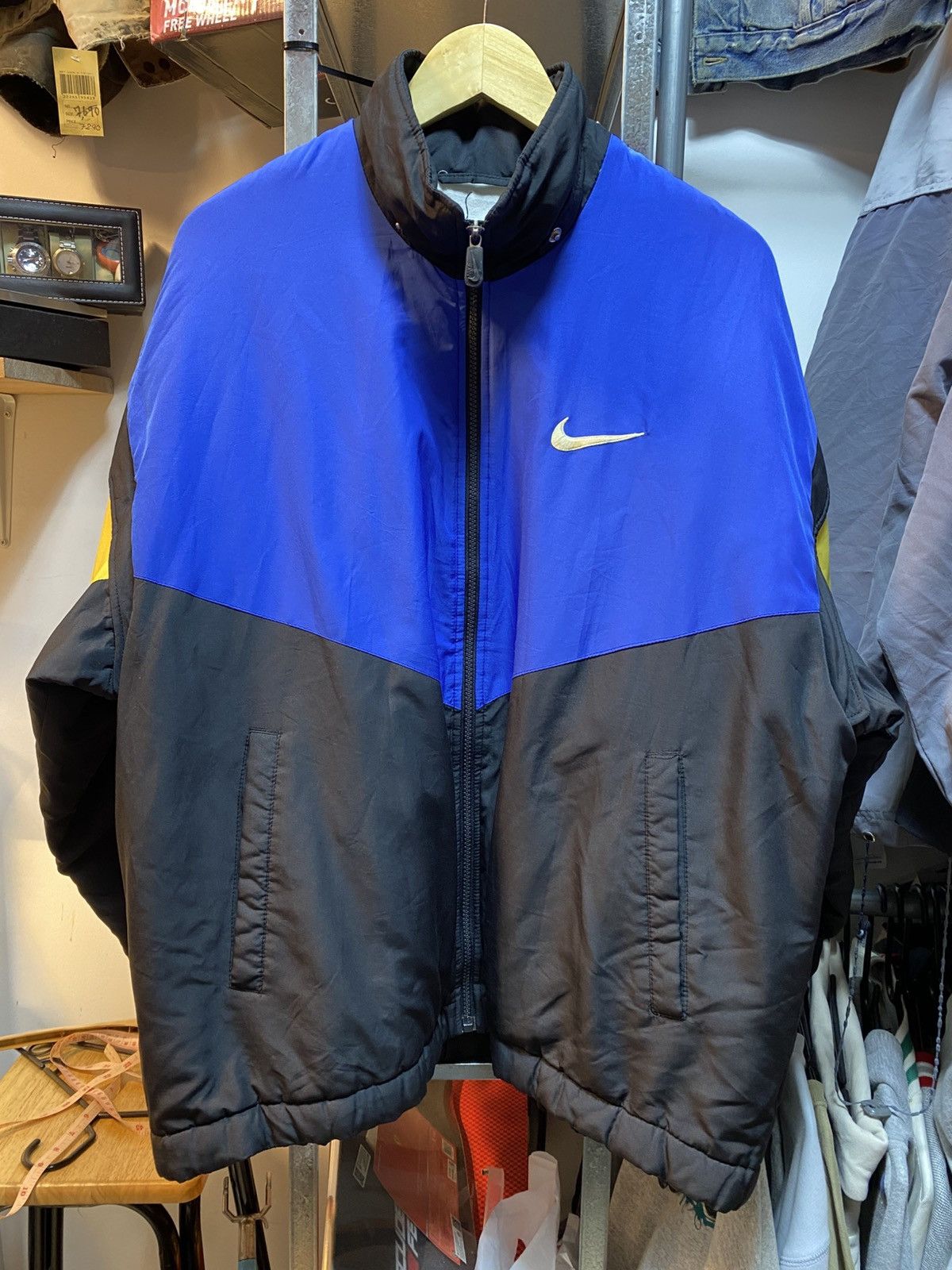 Nike Vintage Nike Swoosh Windbreaker Jacket Size US XL / EU 56 / 4 - 1 Thumbnail