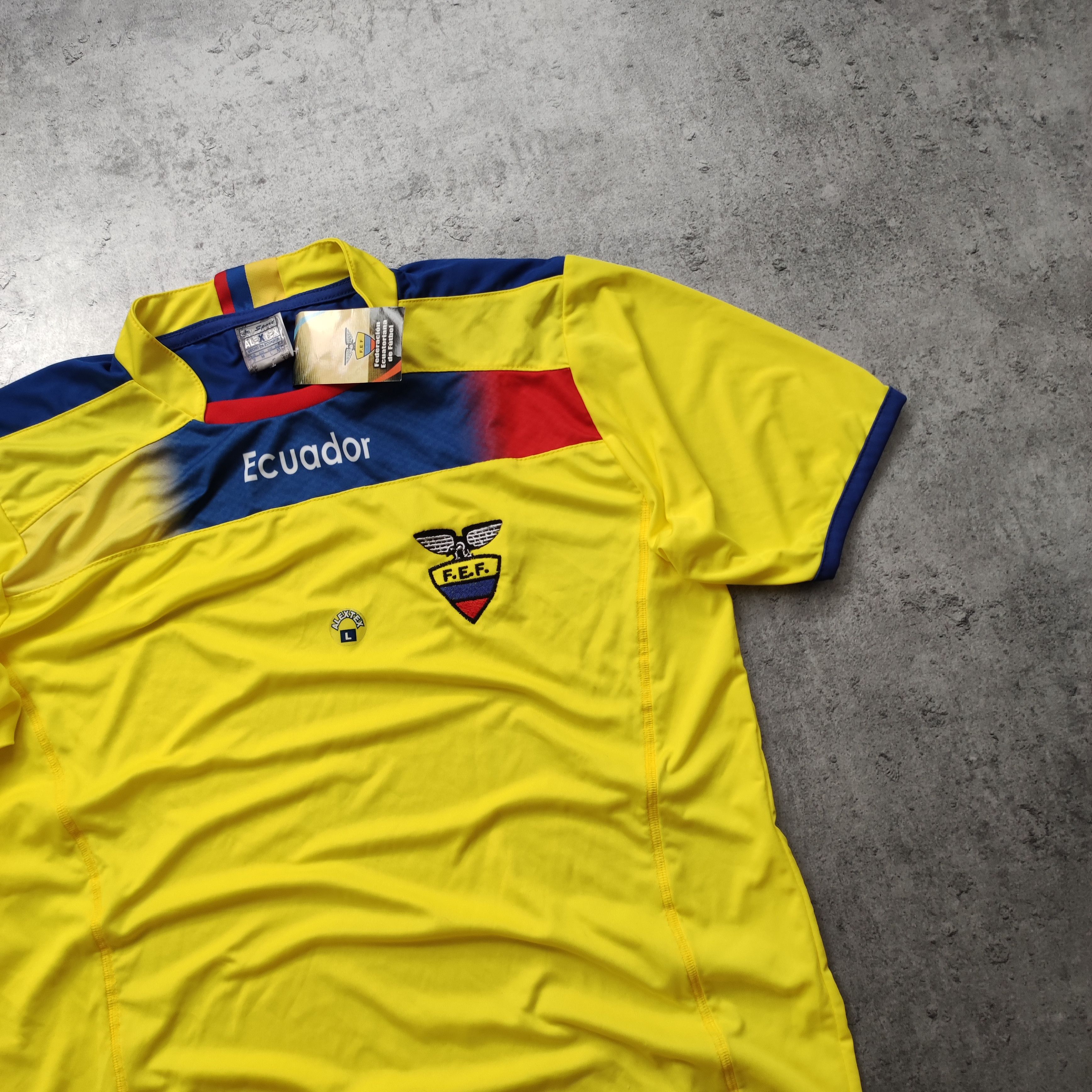 Vintage RARE 2011-13 Ecuador Football National Team Home Jersey Size US L / EU 52-54 / 3 - 3 Thumbnail
