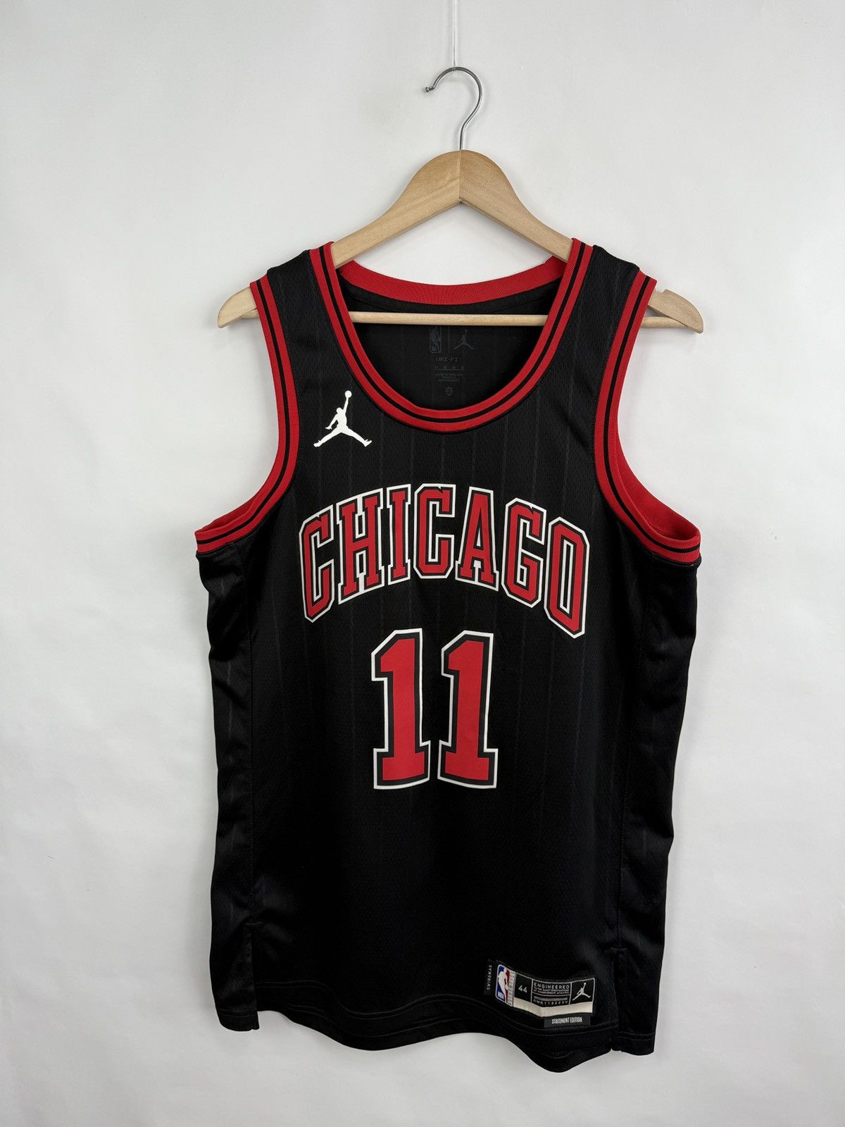 Jordan Brand 🇺🇸 Chicago Bulls Demar Derozan Jordan NBA Basketball Jersey Size US M / EU 48-50 / 2 - 4 Thumbnail