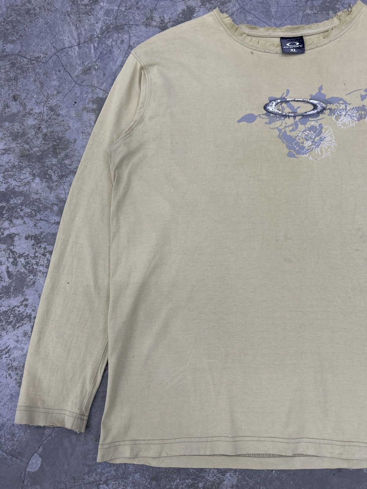 Oakley Oakley 2000 Distress Center Logo Longsleeve Tee Size US XL / EU 56 / 4 - 4 Thumbnail