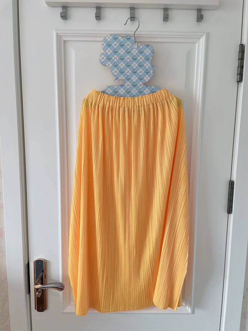 Issey Miyake Issey Miyake size:1 Yellow pleated skirt Size 31" - 2 Thumbnail