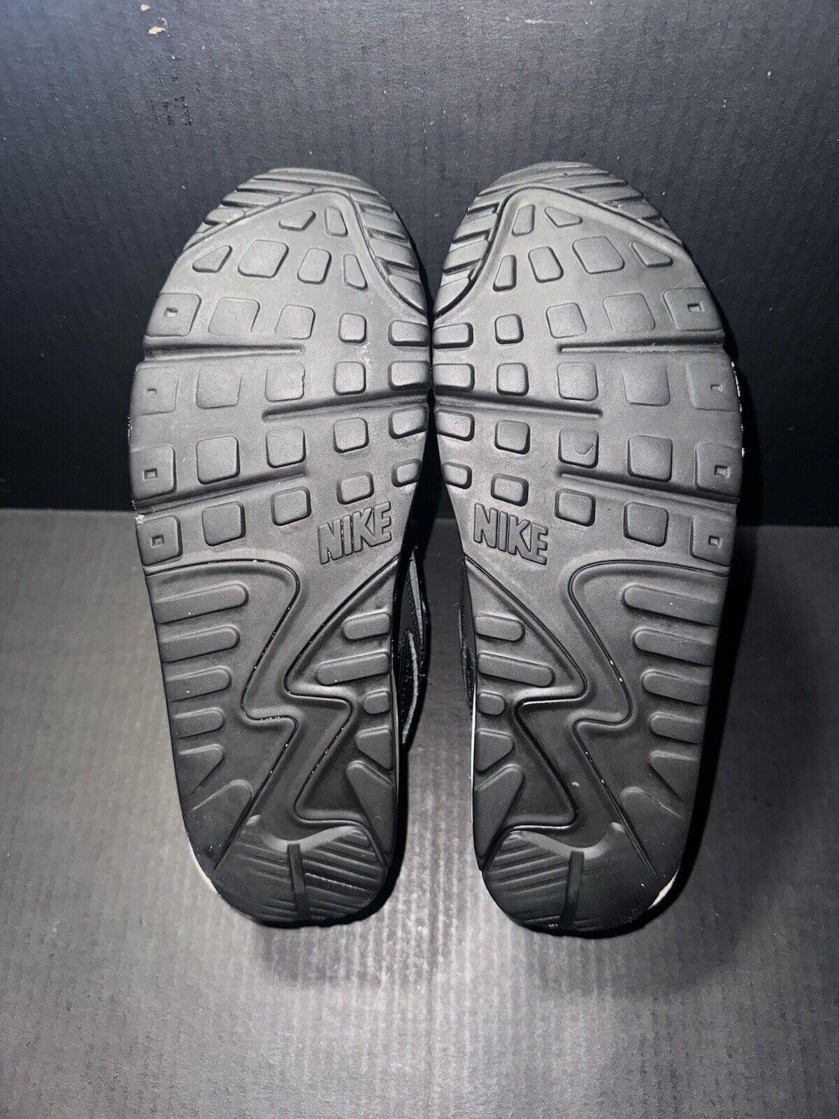 Nike Nike Men's Air Max 90 Black Dark Grey 537384-085 Sz 9.5 Size US 9.5 / EU 42-43 - 7 Thumbnail