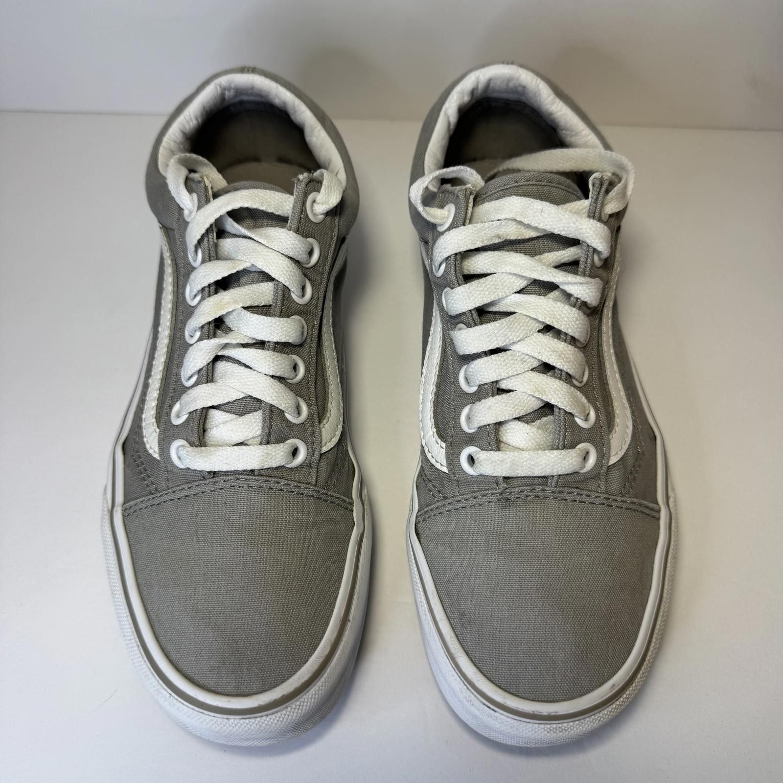 Vans Vans Old Skool Skate Shoe Men's 6.5 Women's Gray & White Size US 6.5 / EU 39-40 - 3 Thumbnail