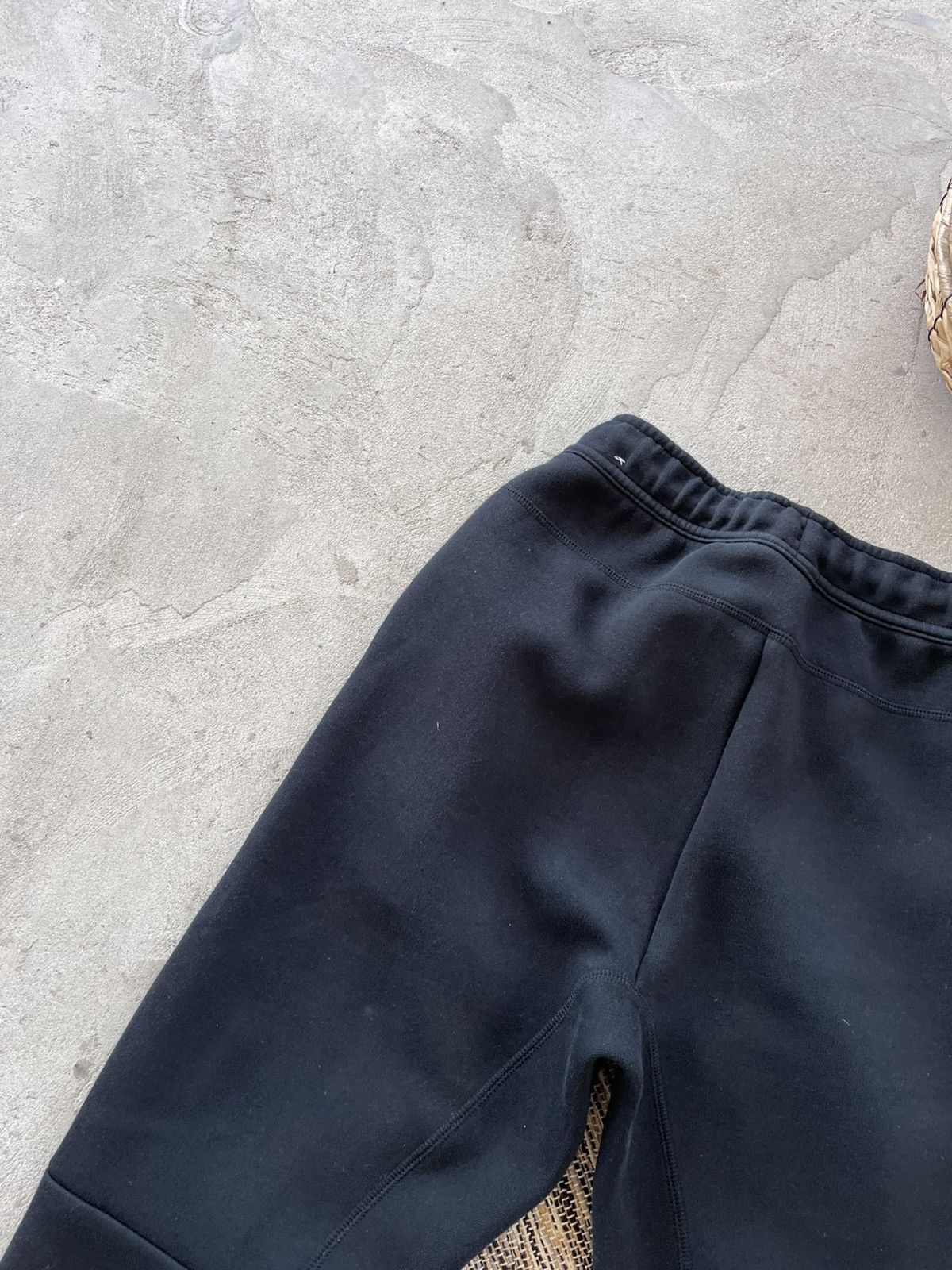 Nike Vintage Nike TechFleece Black Sweatpants Drill Y2K Slim fit Size US 28 / EU 44 - 15 Thumbnail