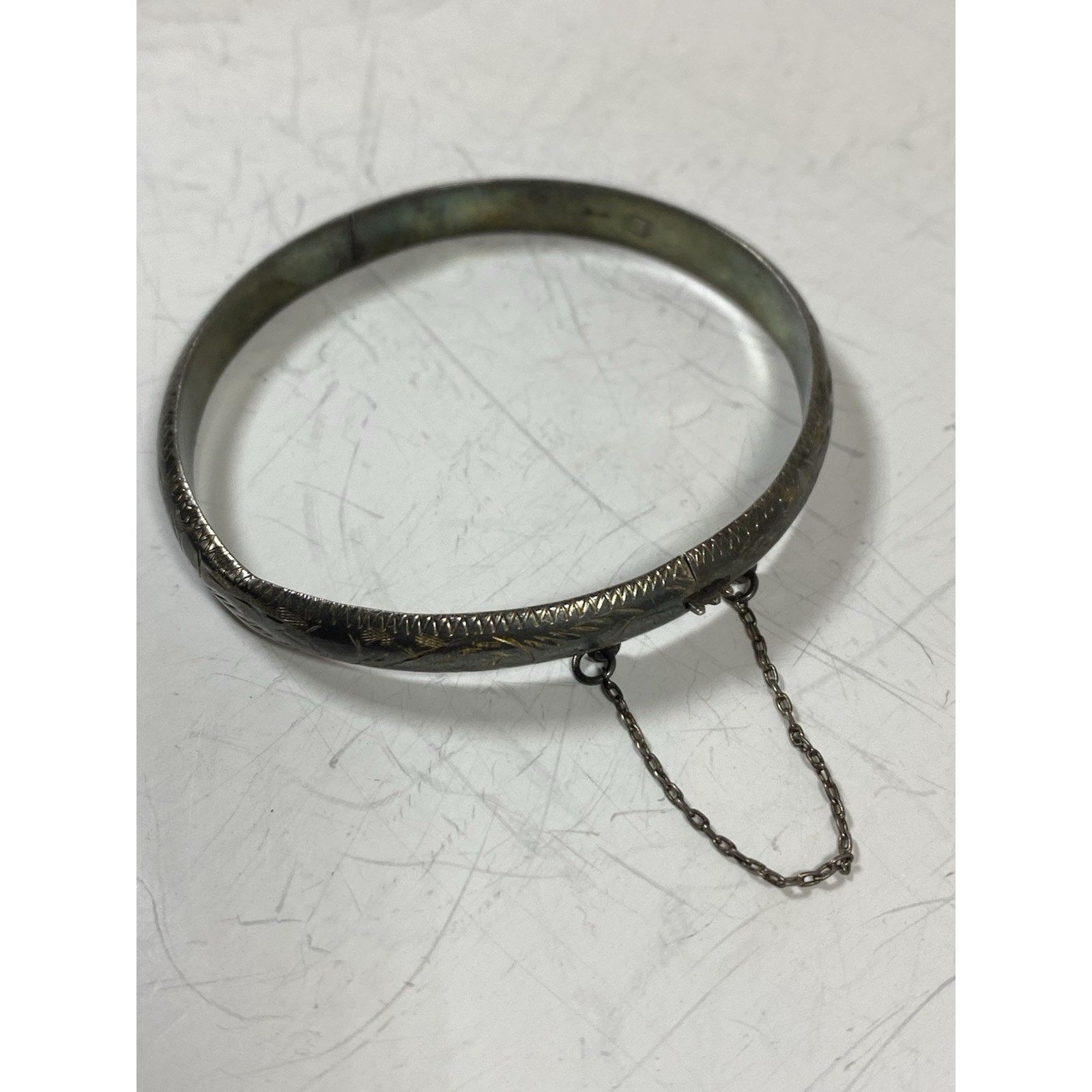 Other Vintage Silver Toned Etched Bangle Bracelet w/ Safety Chain Size ONE SIZE - 1 Thumbnail