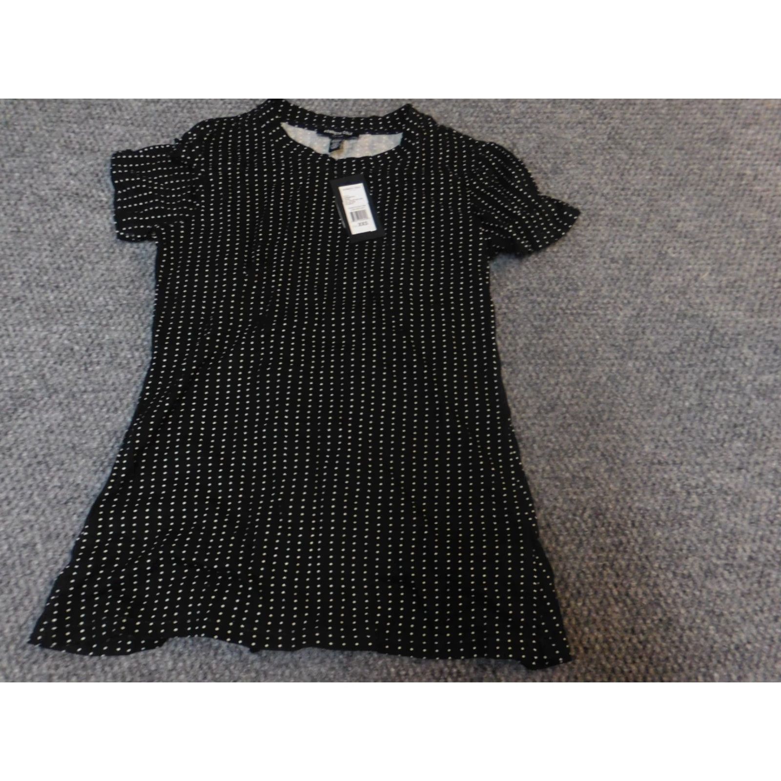 Kenneth Cole Kenneth Cole Blouse Womens 2XS Black Polka Dot Short Sleeve Crew Neck Pullover Casual Polyester Rayon Button Regular Size XXS / US 00 / IT 34 - 2 Thumbnail