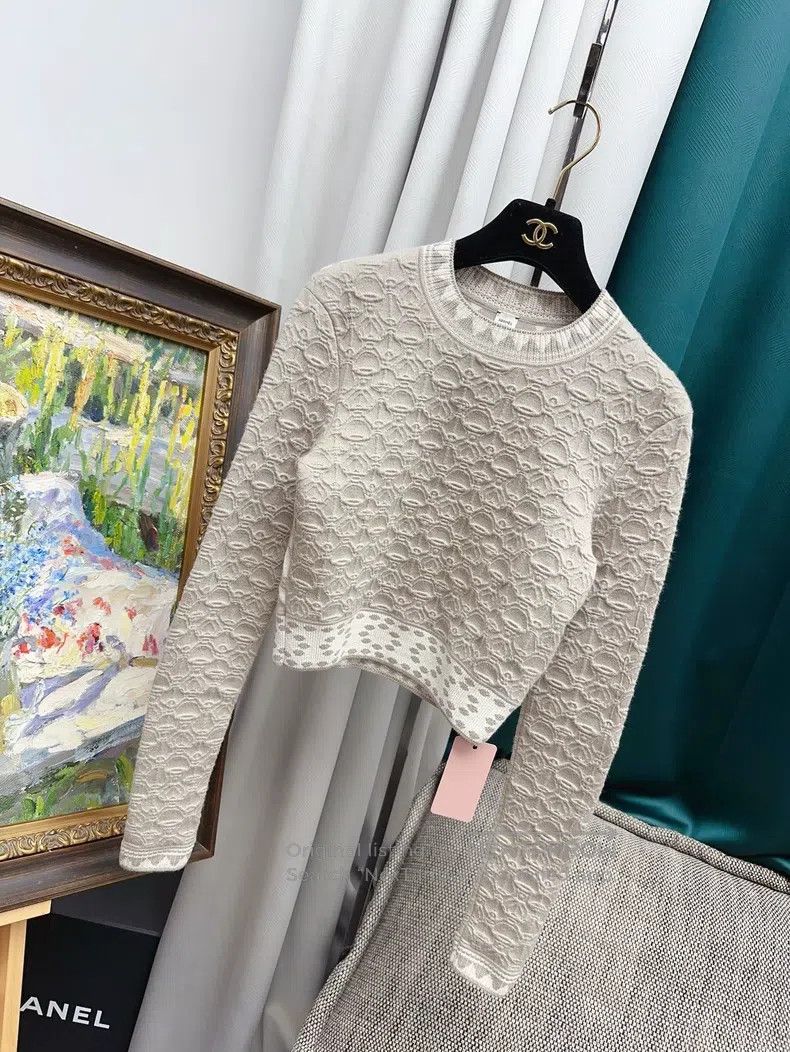 Hermes Hermes Khaki Color Geometric Pattern Relief Knit Sweater T Size XXS / US 00 / IT 34 - 1 Thumbnail