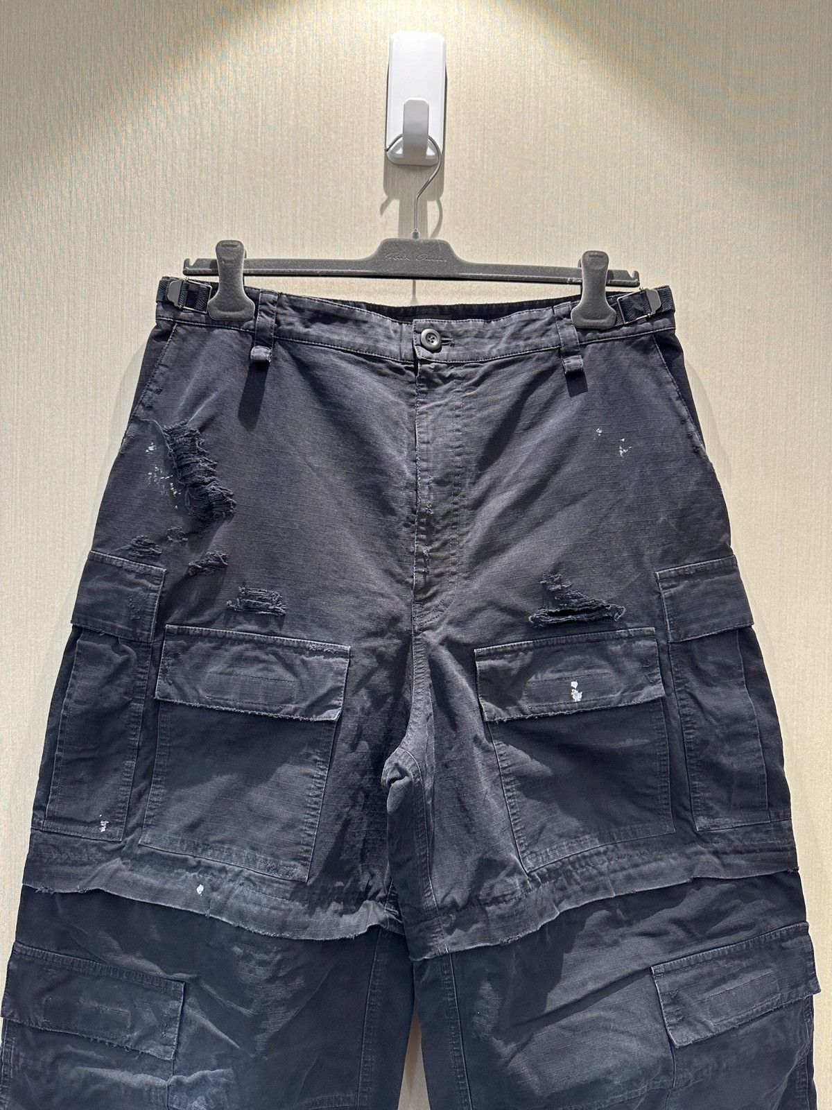 Balenciaga Balenciaga Destroyed Cargo Pants Mud Dyed Size US 36 / EU 52 - 7 Thumbnail