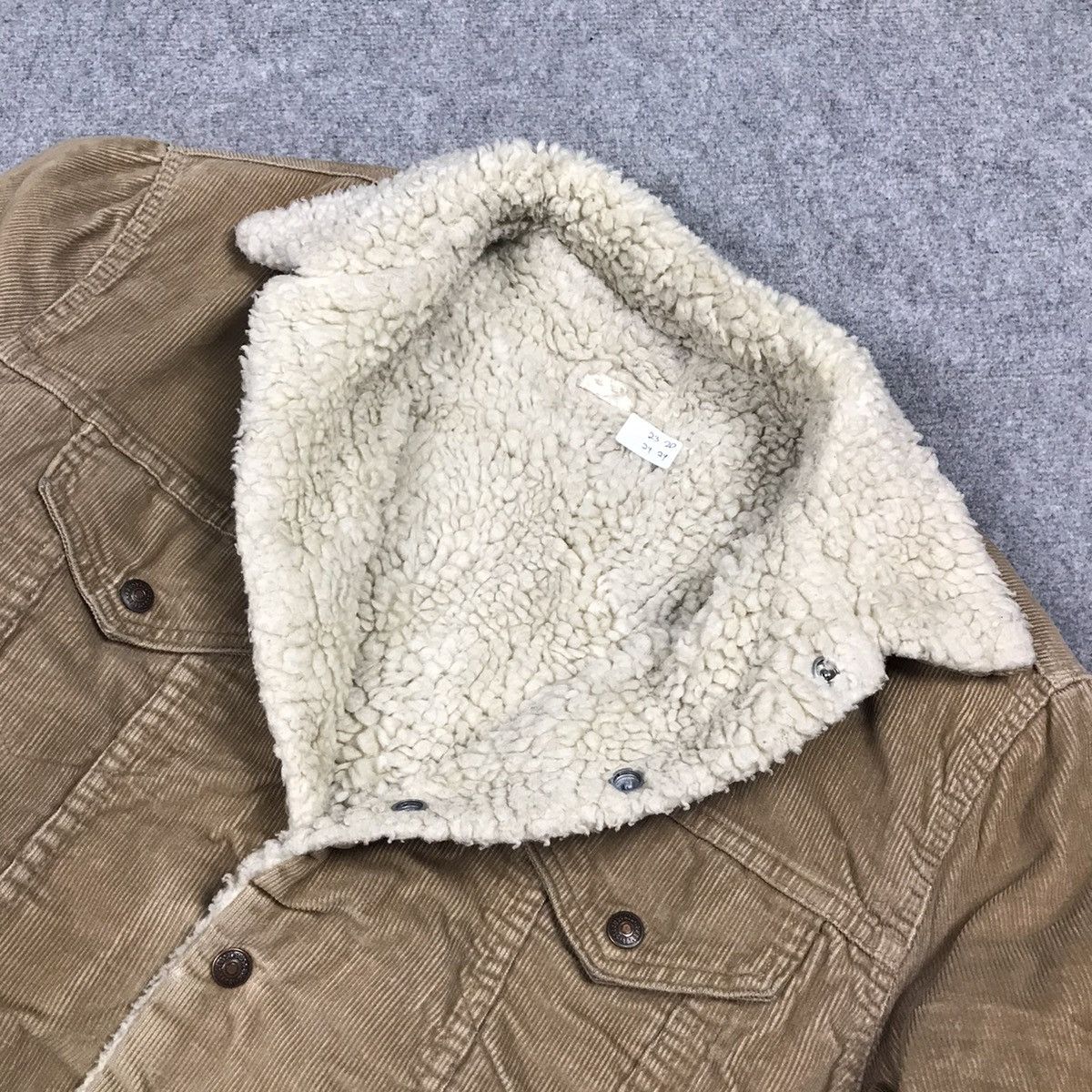 Levi's × Levi's Vintage Clothing Vintage Levis corduroy Sherpa Button jacket Size US M / EU 48-50 / 2 - 12 Thumbnail