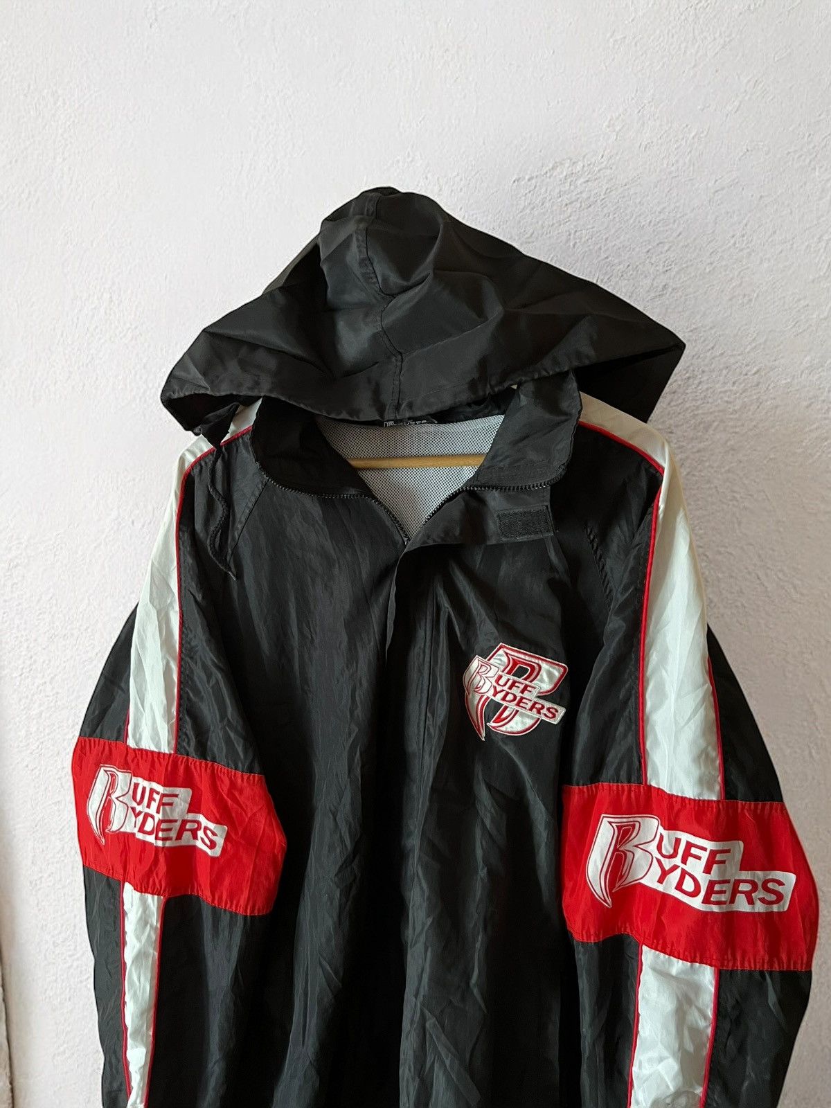 Band Tees × Ruff Ryders × Vintage RUFF RYDERS VINTAGE HOODED JACKET RAP BIG LOGOS WINDBREAKER Size US XL / EU 56 / 4 - 4 Thumbnail