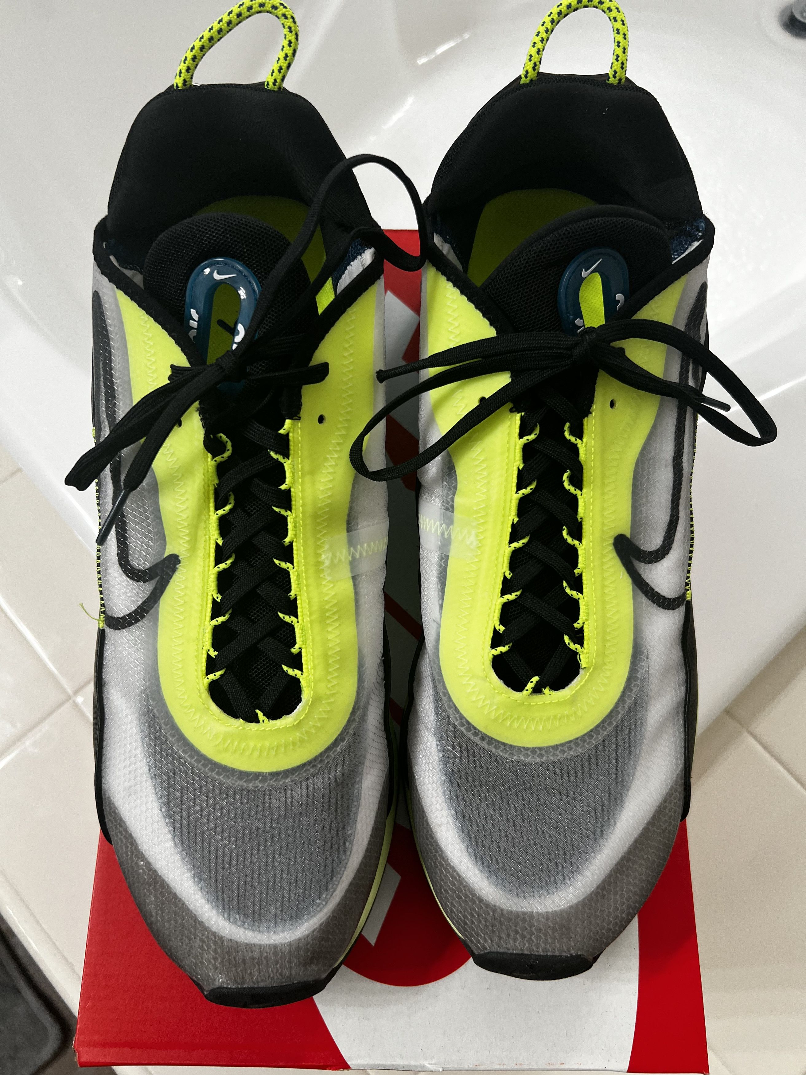 Nike Nike AIR MAX 2090 Size US 14 / EU 47 - 2 Thumbnail