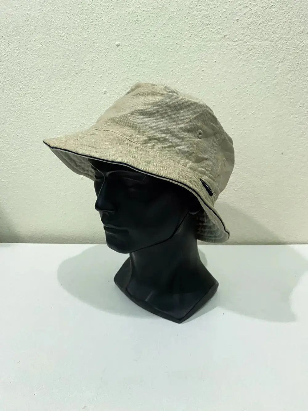 Japanese Brand × Uniqlo Japanese Brand Uniqlo Plain Bucket Hat Size ONE SIZE - 2 Thumbnail
