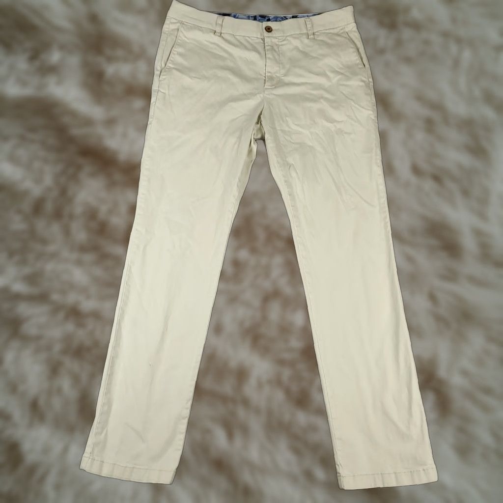 Tommy Bahama Tommy Bahama Pants Mens 36x34 Beige Flat Front Chino Trousers Shirt? Size US 36 / EU 52 - 1 Thumbnail