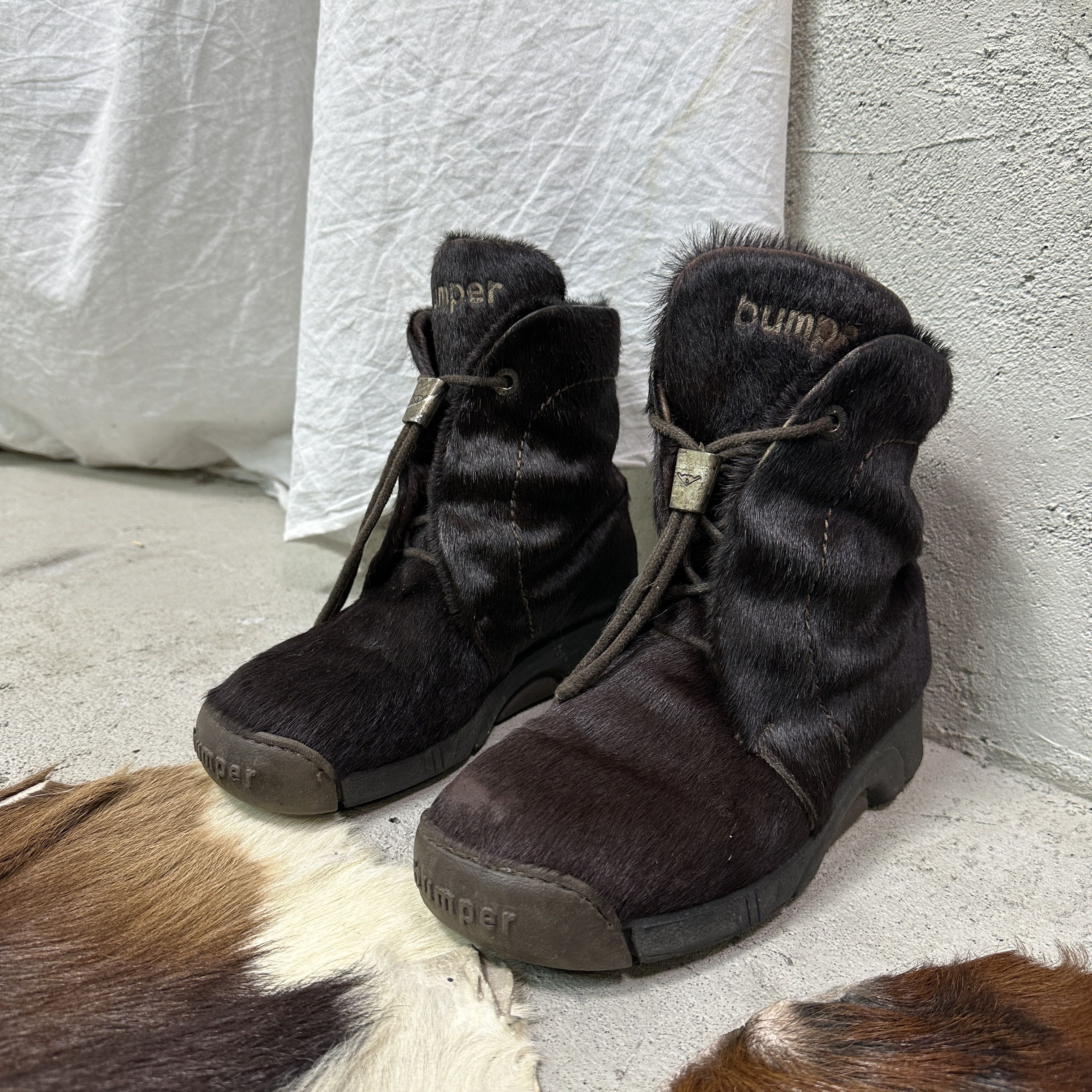 Vintage Vintage Avant Garde Bumper Pony Hair Snow Boots Y2K Size US 8 / IT 38 - 2 Thumbnail