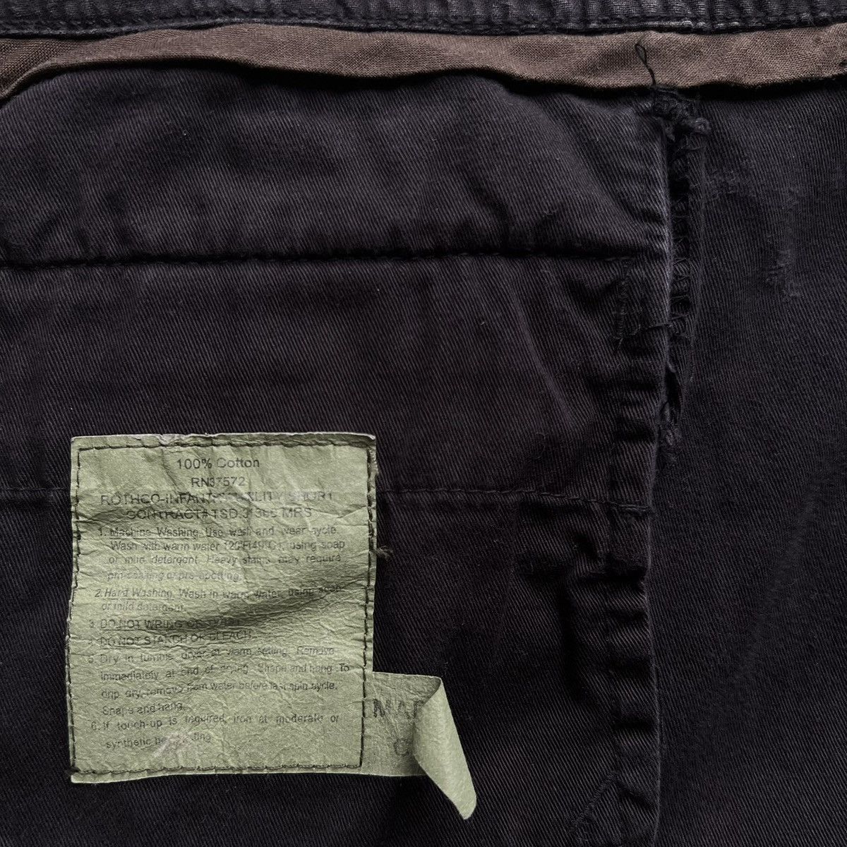 Vintage 2000s Rothco Cargo Shorts — Sunfaded Black “Ghost Dog” Size US 34 / EU 50 - 7 Thumbnail