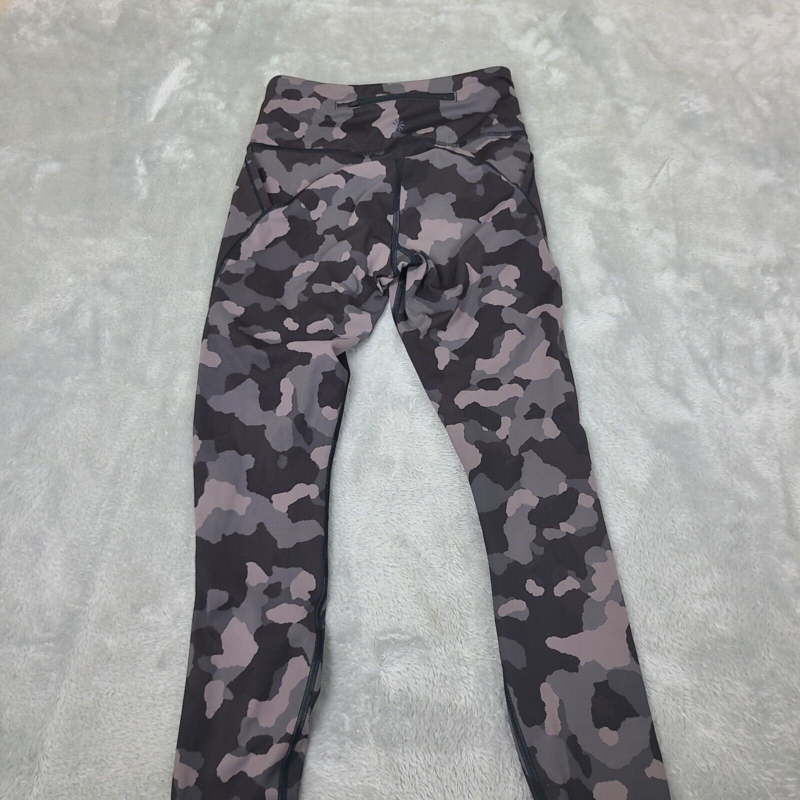 Athleta Athleta Lightning Camo 7/8 Leggings-Gray Camo X-Small Size 27" / US 4 / IT 40 - 8 Thumbnail