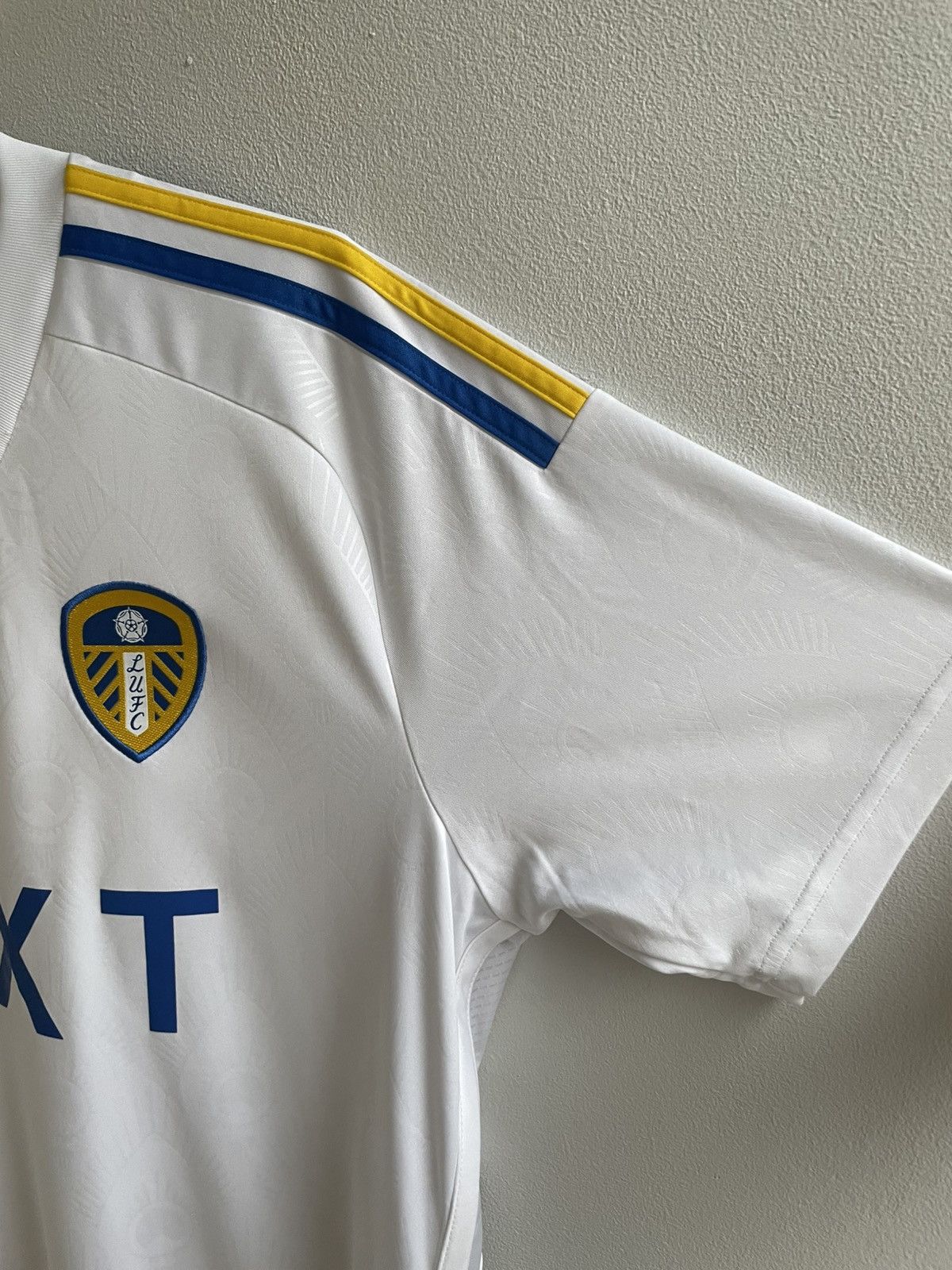 Vintage Leeds United 2023 2024 Football Soccer Shirt Jersey Adidas Size US L / EU 52-54 / 3 - 4 Thumbnail