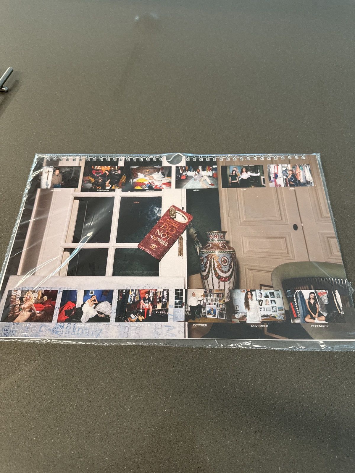 SSENSE SSENSE EXCLUSIVE CALENDAR 2025 Size ONE SIZE - 1 Thumbnail