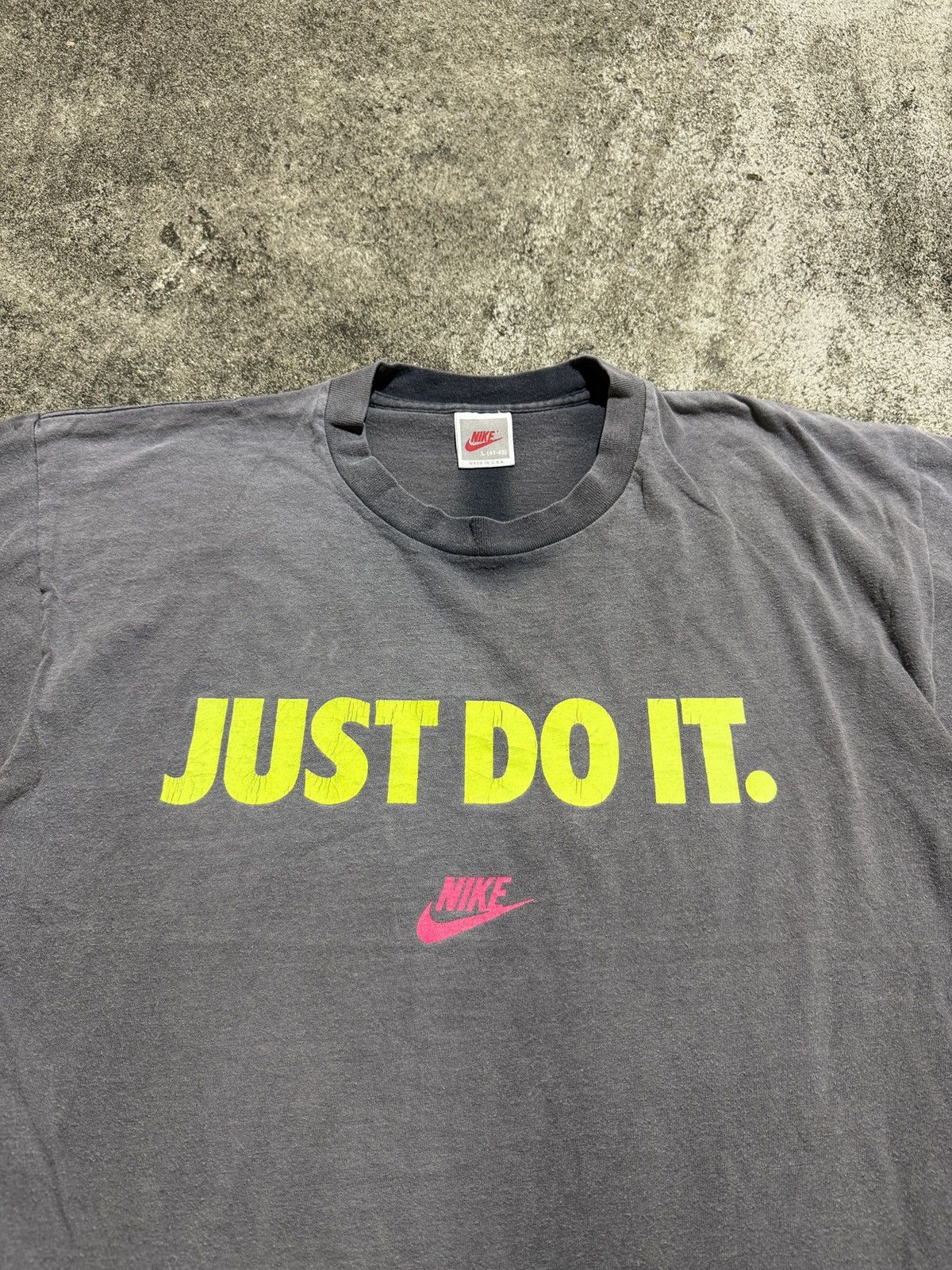 Nike Vintage Nike Just Do It 90's Sun-Faded T-shirt Size US L / EU 52-54 / 3 - 3 Thumbnail