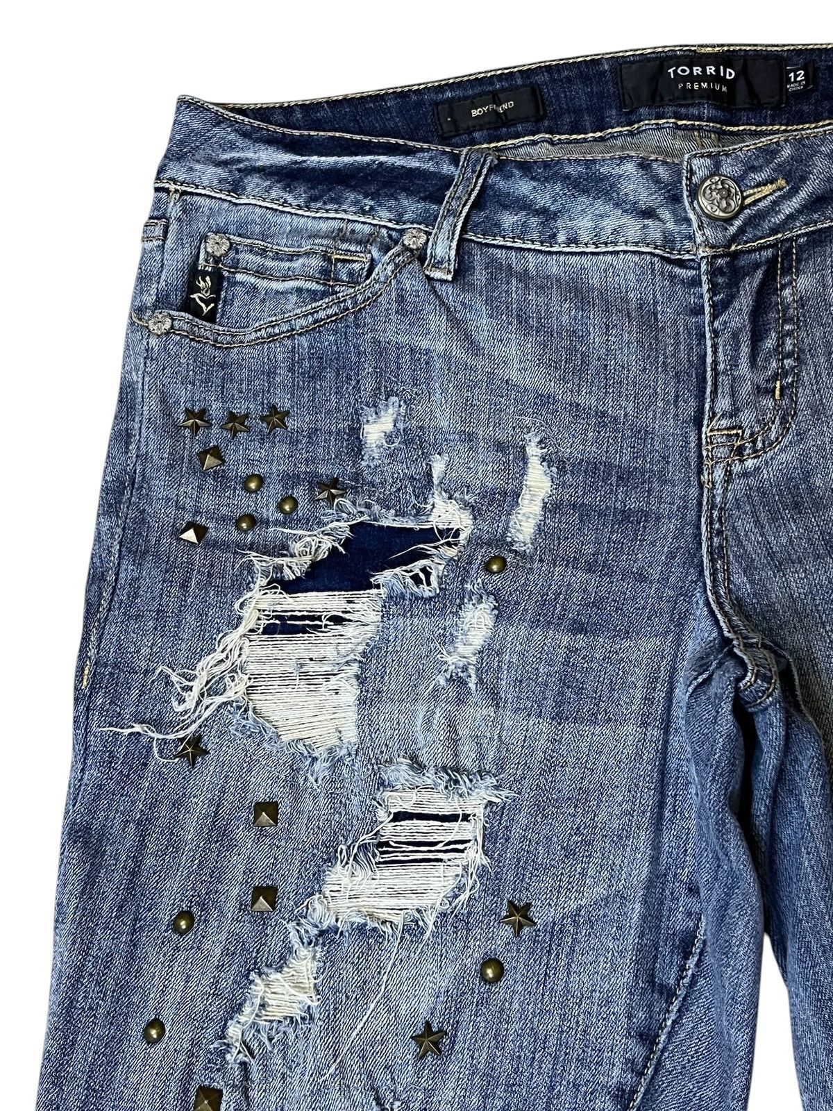 Japanese Brand SICK🔥TORRID FAL 2015 DISTRESSED WITH STUDDED STYLE JEANS Size US 35 - 7 Thumbnail
