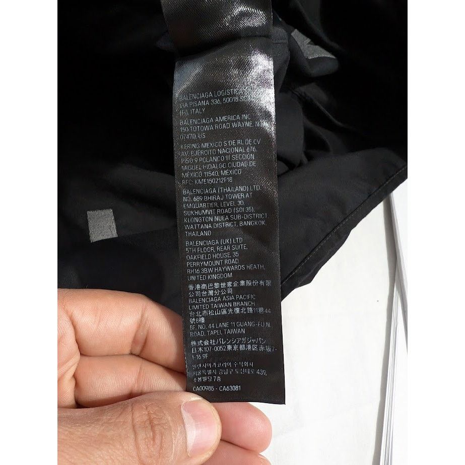 Balenciaga o1rshd1 Top League Shirt in Black Size US S / EU 44-46 / 1 - 20 Thumbnail