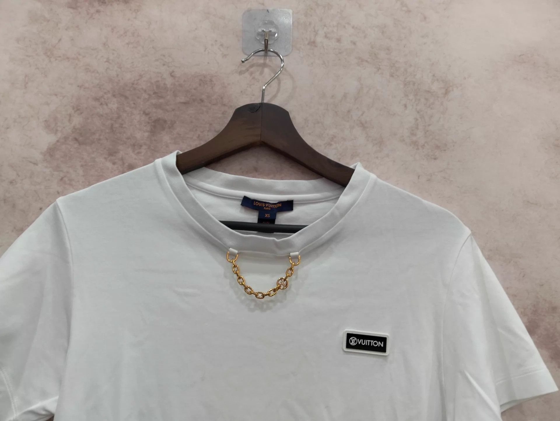 Louis Vuitton LV Chain Slogan White Short Sleeve T-Shirt XS Size XS / US 0-2 / IT 36-38 - 3 Thumbnail