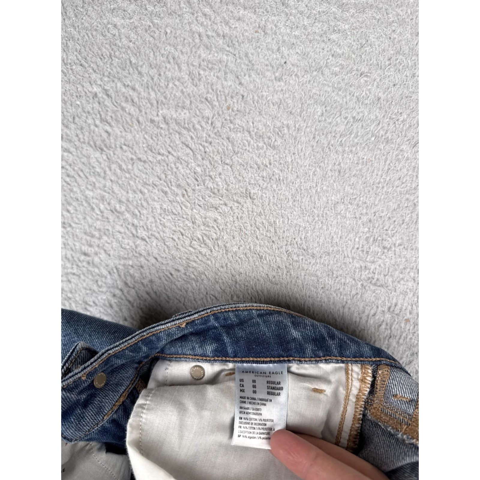 American Eagle Outfitters American Eagle Outfitters Mom Jeans Womens 00 Blue Distressed High Rise Stretch 24x29 Size 24" / US 00 / IT 34 - 7 Thumbnail