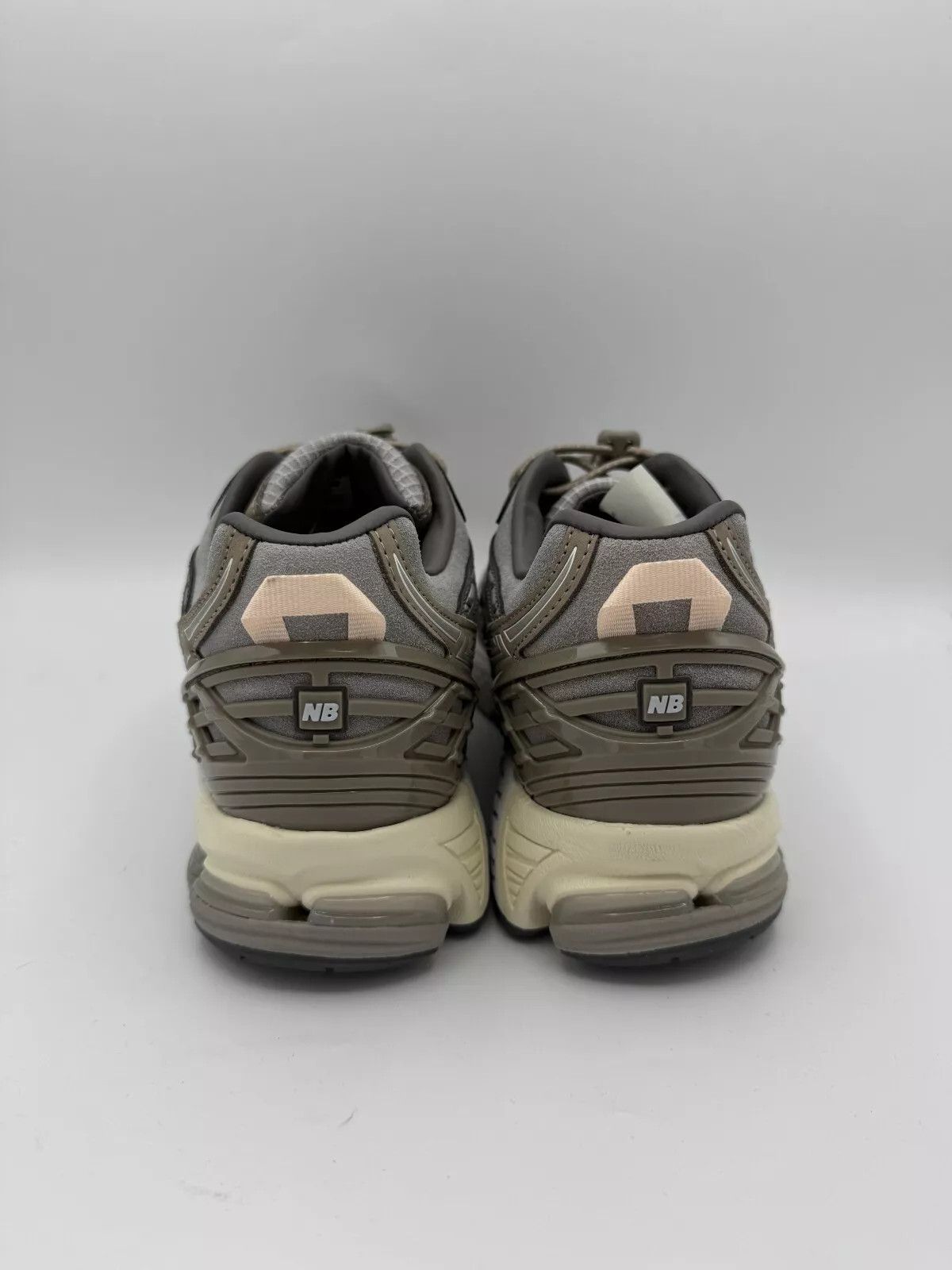 New Balance Invincible x N. Hoolywood x New Balance 1906U Moonrock Gray Size US 9.5 / EU 42-43 - 3 Thumbnail