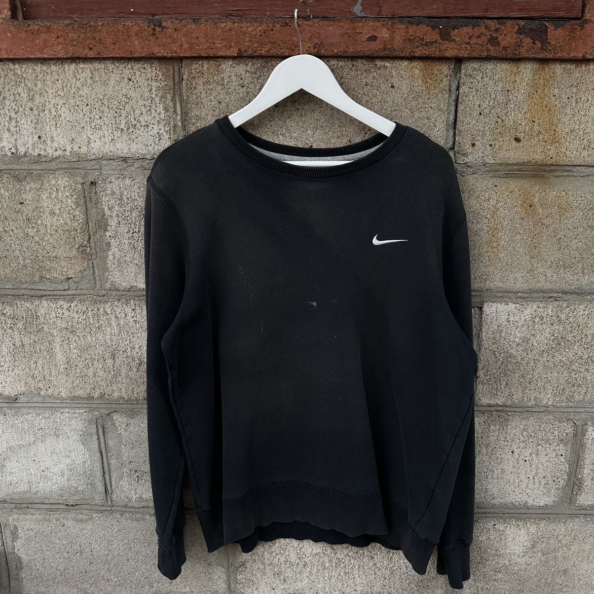 Nike Vintage Nike Sweatshirt Small Swoosh Distressed Staff Pick Size US L / EU 52-54 / 3 - 1 Thumbnail