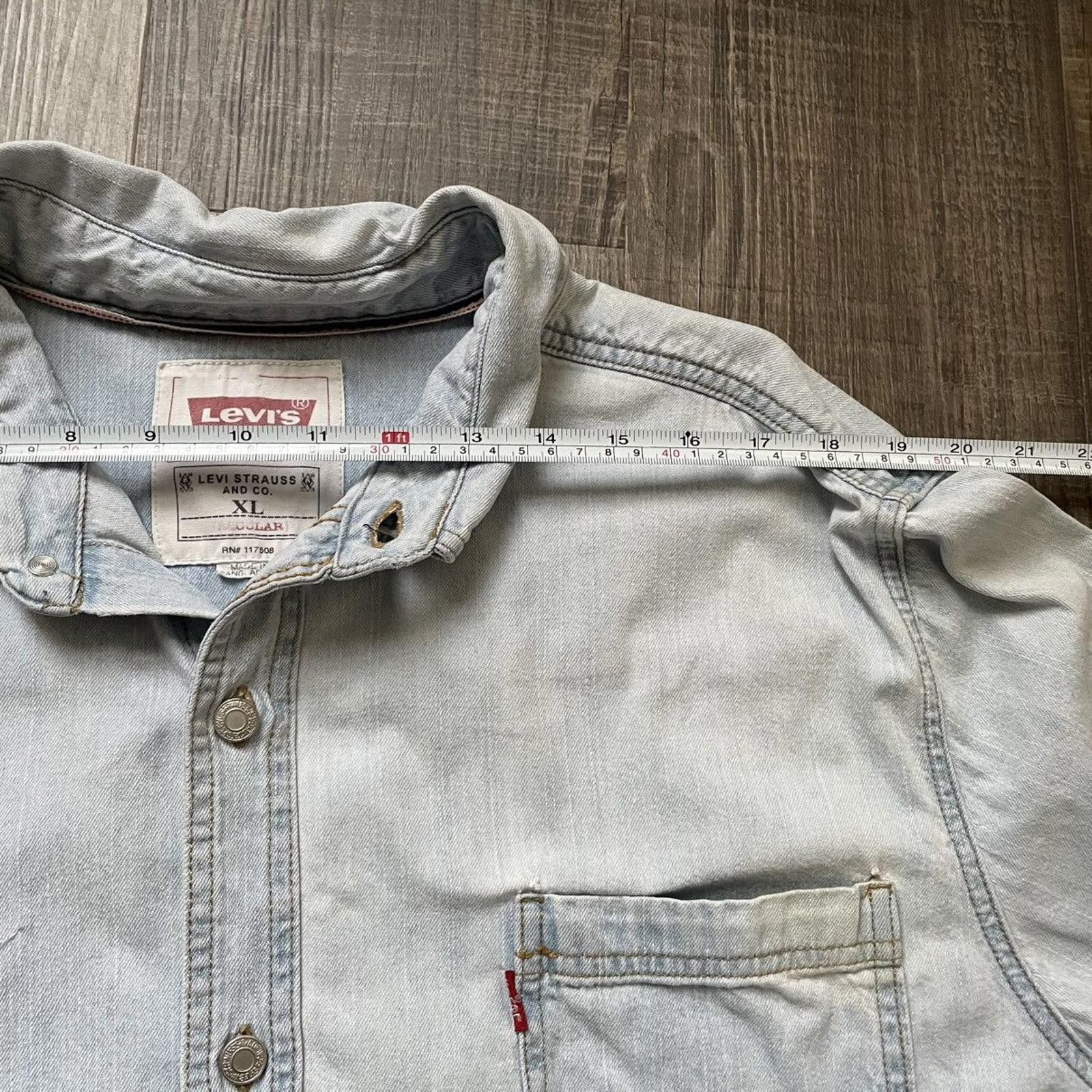 Levi's LEVIS • Classic 2 Pocket L/S Button Up Shirt "Denim" (XL) Size US XL / EU 56 / 4 - 2 Thumbnail