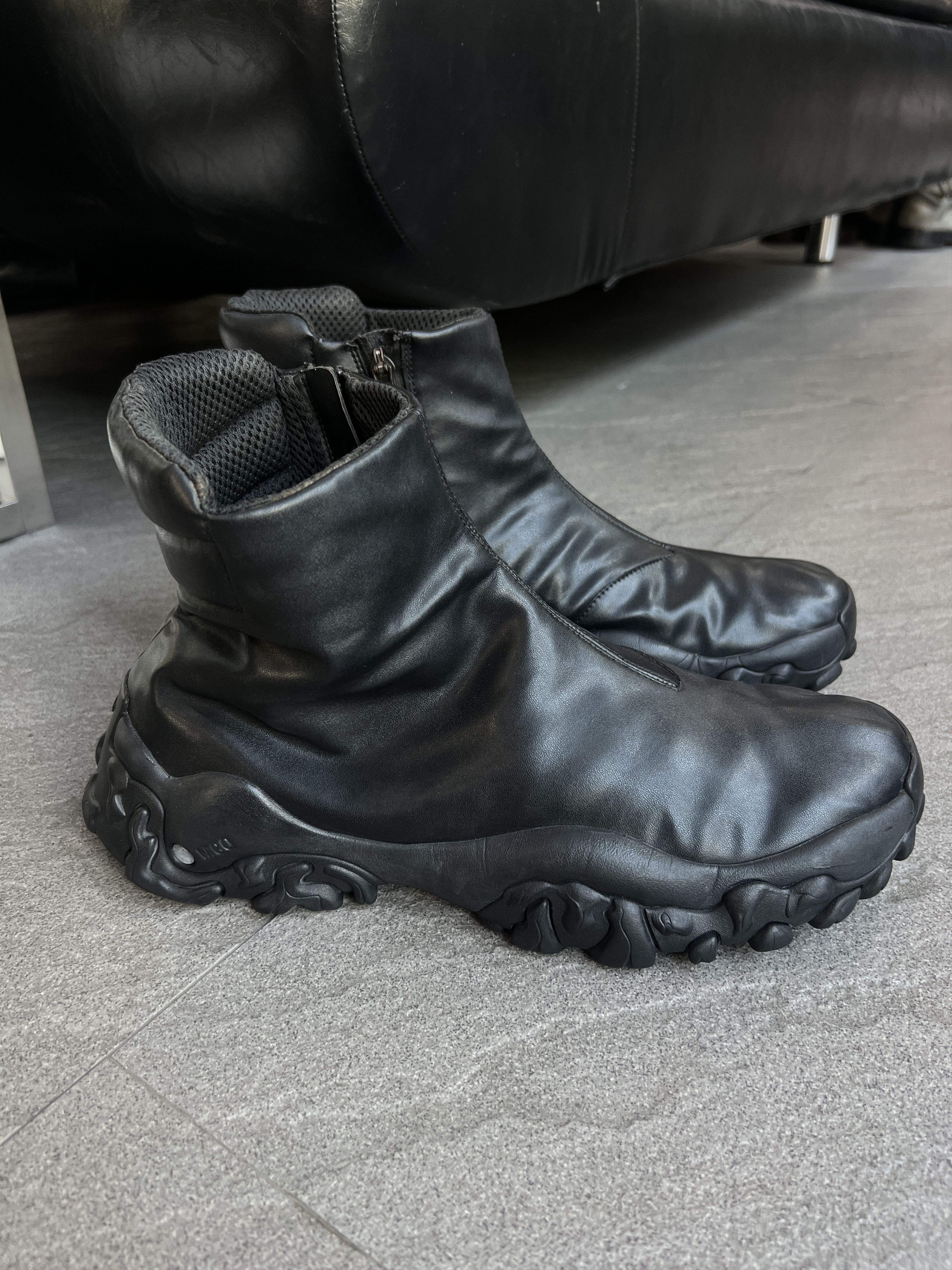 McQ Alexander McQueen McQ Alexander McQueen Chunky Vibram Crimp Chelsea Boots Size US 11 / EU 44 - 3 Thumbnail