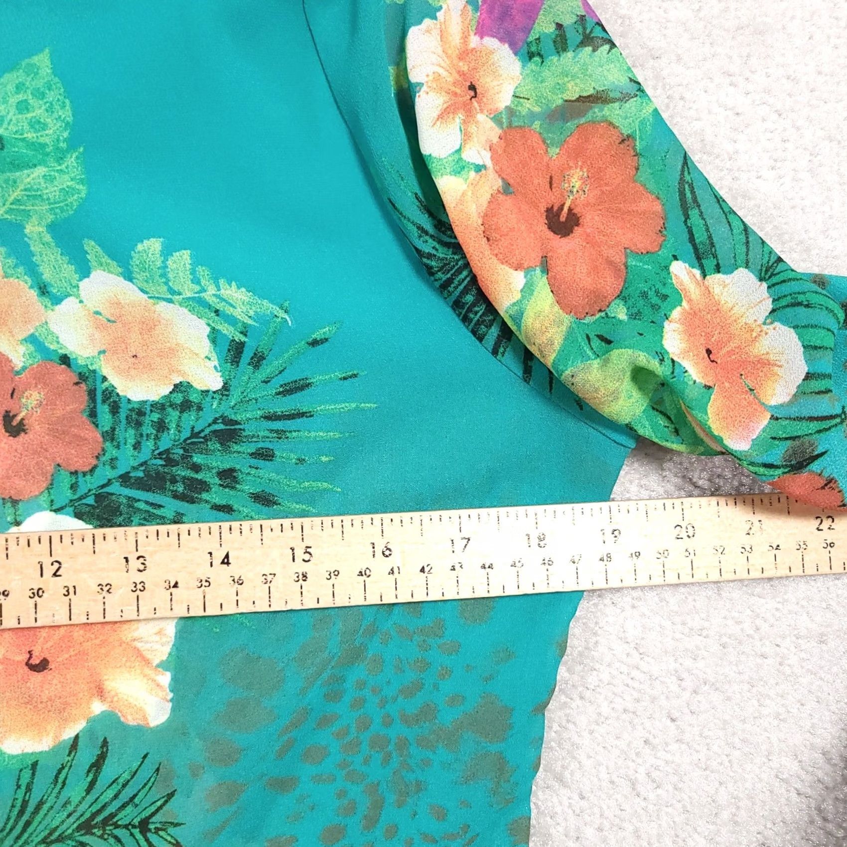 Soft Surroundings Soft Surroundings Shirt Women's PM Sheer Button Up Animal Print Roll-tab Size M / US 6-8 / IT 42-44 - 7 Thumbnail