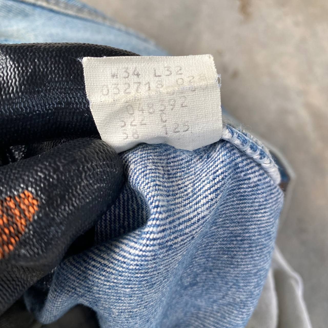 Levi's Vintage Clothing VINTAGE 80S LEVIS 501 DISTRESSED REPAIR DENIM W30X28" Size US 30 / EU 46 - 16 Thumbnail