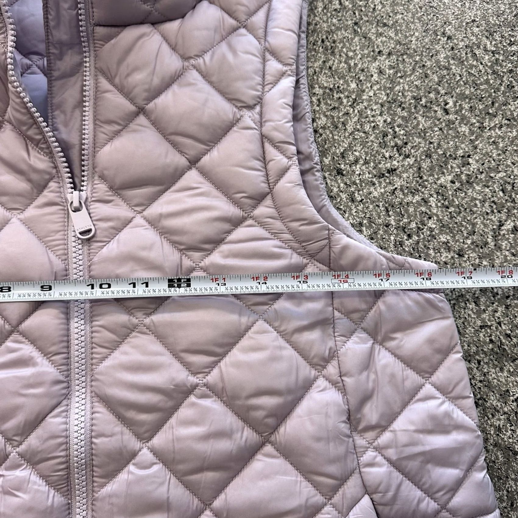 Athleta Athleta Vest Womens S Tall Whisper Featherless Gilet Quilted Puffer Lavender Vest Tall Purple Lightweight Wind-Resistant Zip Brn - Mens Women Girls Size S / US 4 / IT 40 - 3 Thumbnail