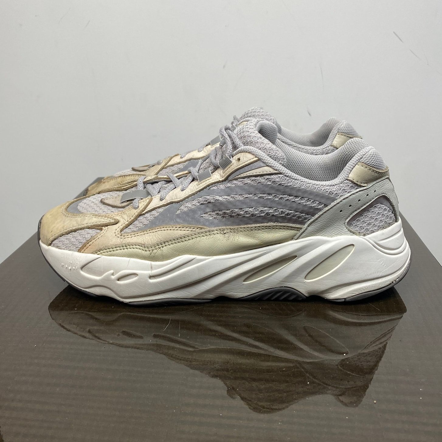 Adidas Adidas Yeezy Boost 700 V2 Cream Low Sneakers Shoes Men's 12 Size US 12 / EU 45 - 4 Thumbnail