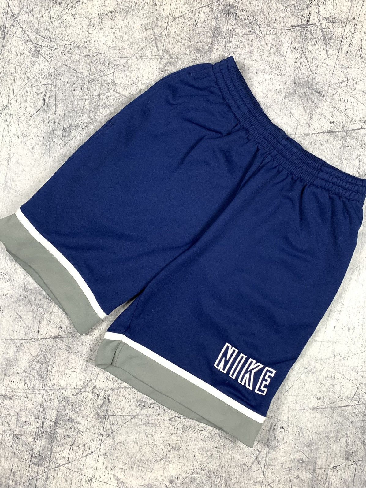 Nike Vintage Nike Retro Basketball Shorts 90’s Top Size M Blue Size US 32 / EU 48 - 1 Thumbnail