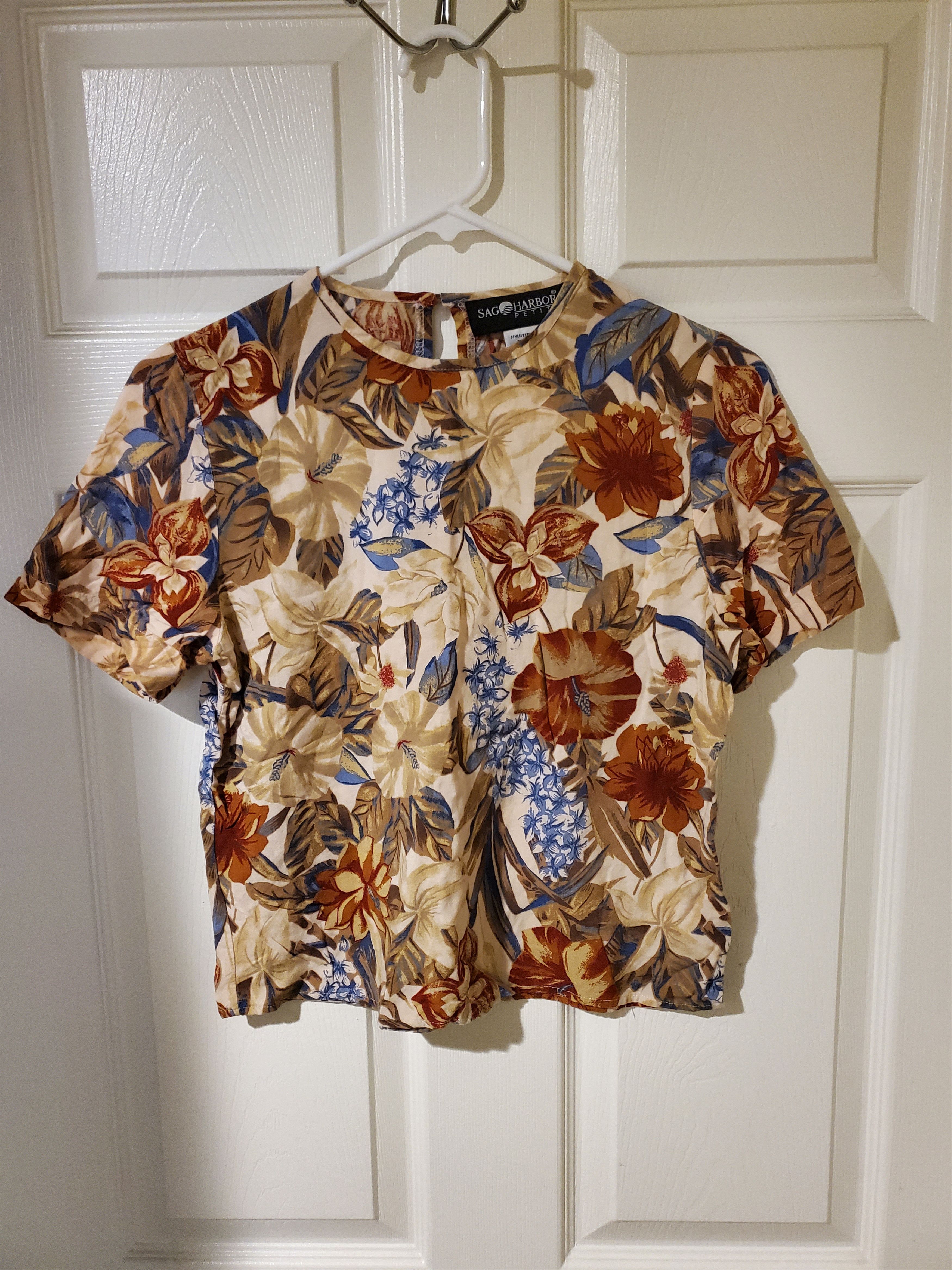 Vintage Vintage Sag Harbor Petite Floral Print Top (size s) Size S / US 4 / IT 40 - 1 Thumbnail