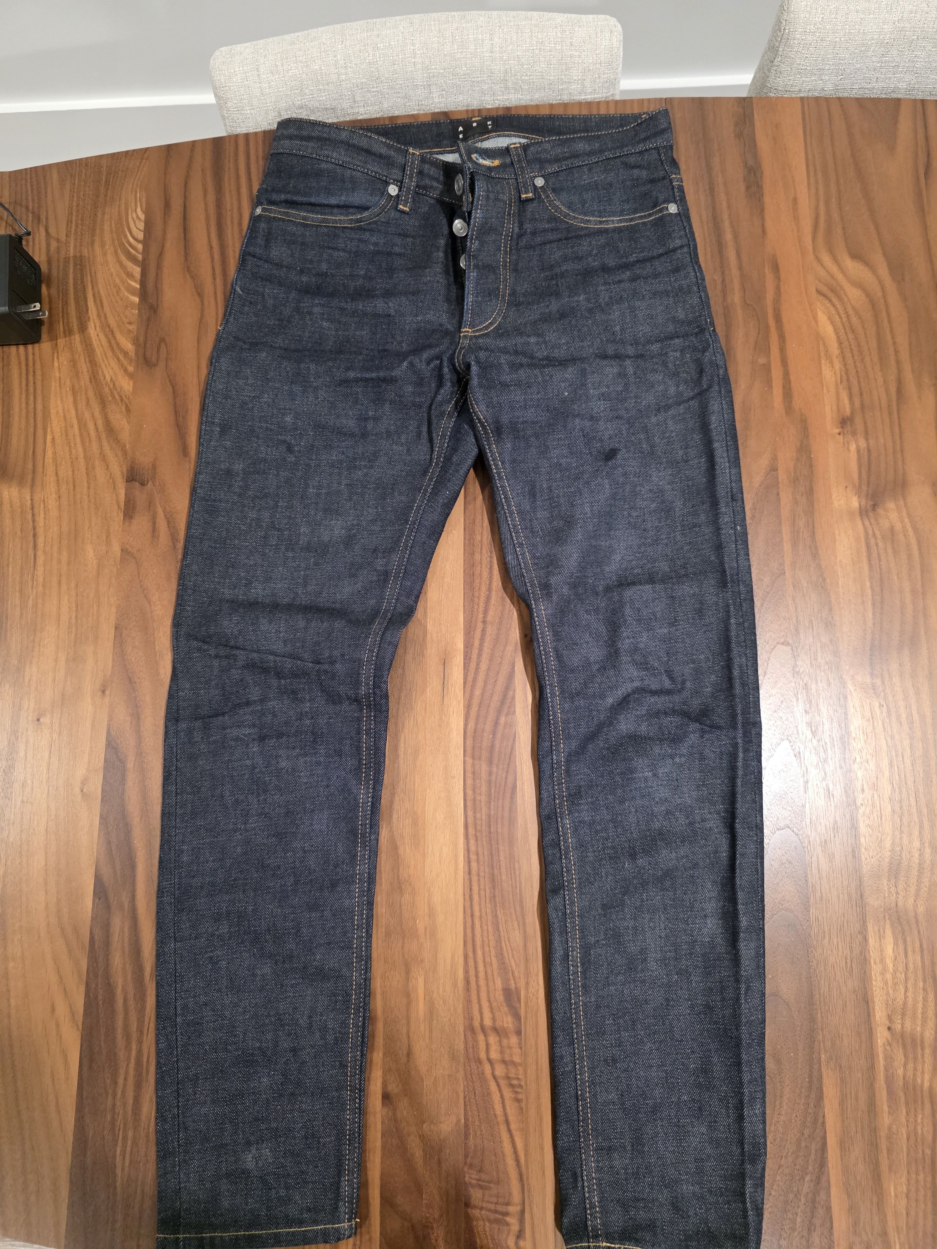 Asket The Raw Denim Jean in 29 by 30 slim Size US 29 - 1 Thumbnail