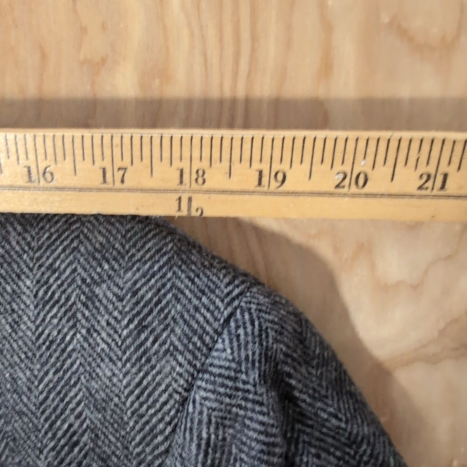 Brooks Brothers VINTAGE Brooks Brothers Charcoal Gray Tweed Herringbone 45L Blazer Single-Breasted 3-Button USA Mens Size ONE SIZE - 4 Thumbnail